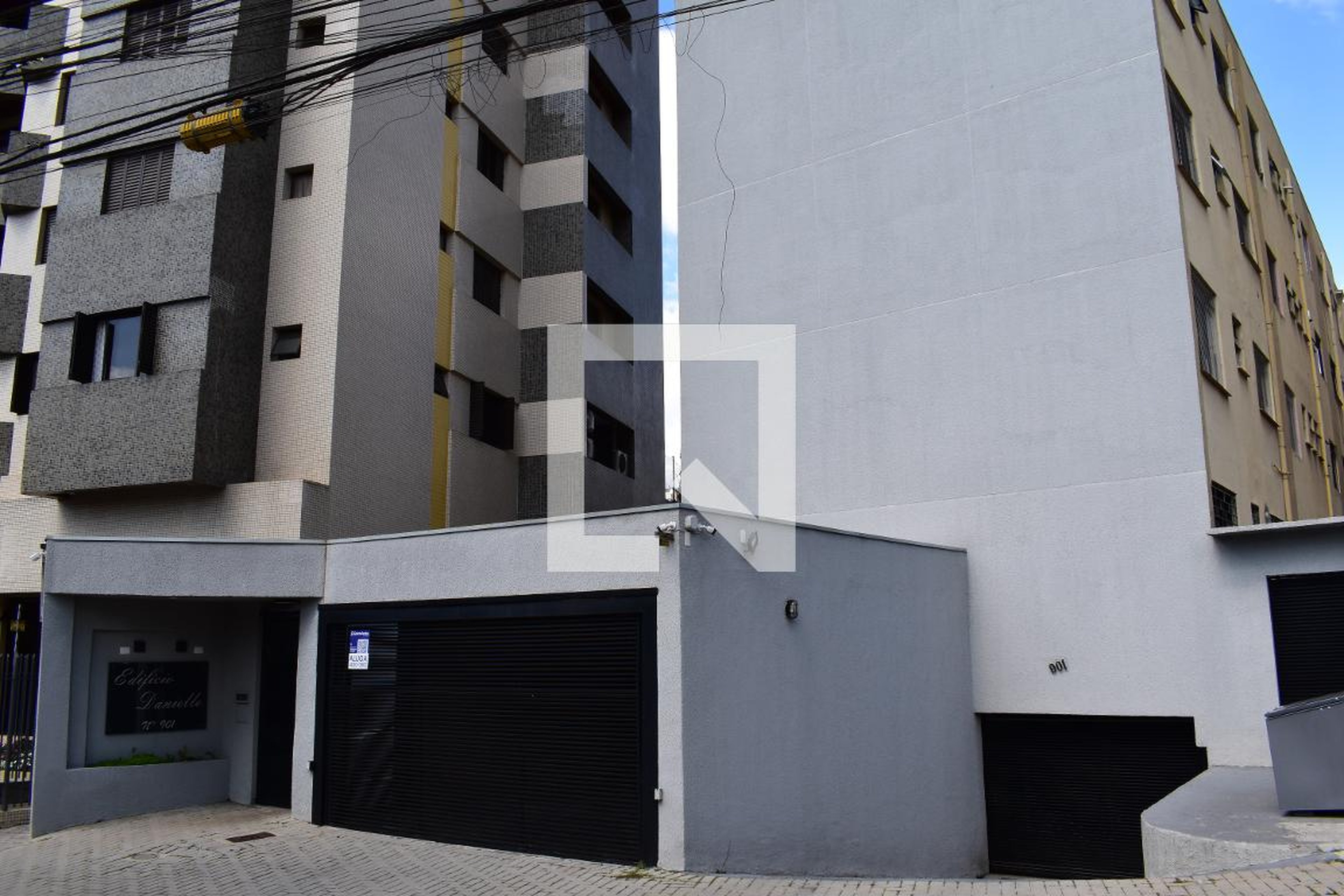 Fachada Condomínio em Alameda Júlia da Costa, 901