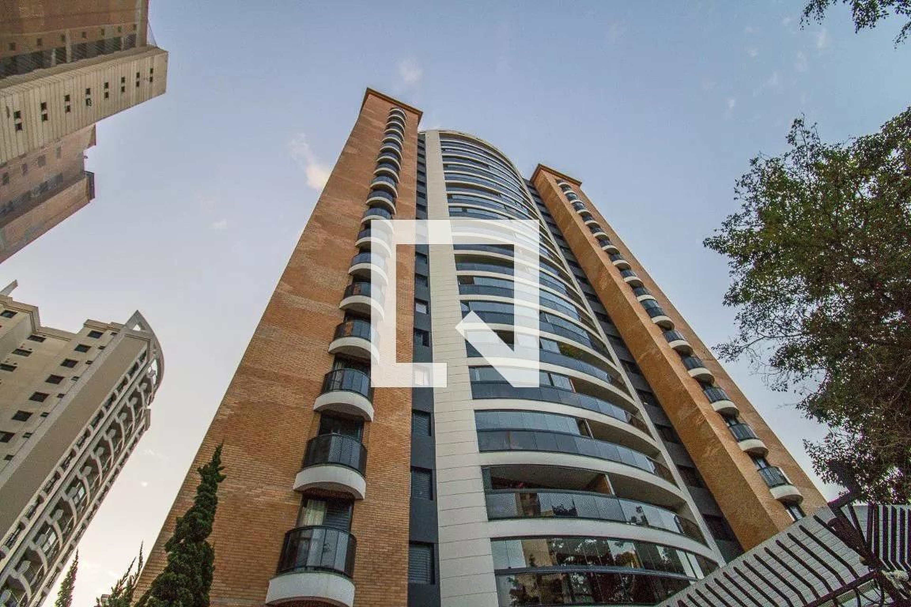 Fachada Condomínio Outeiro dos Pássaros