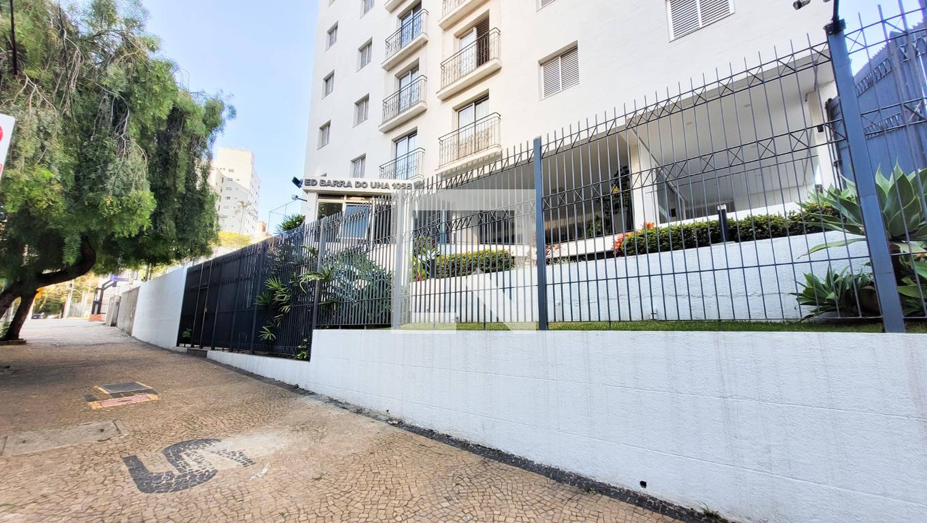Fachada Edifício Barra do Una