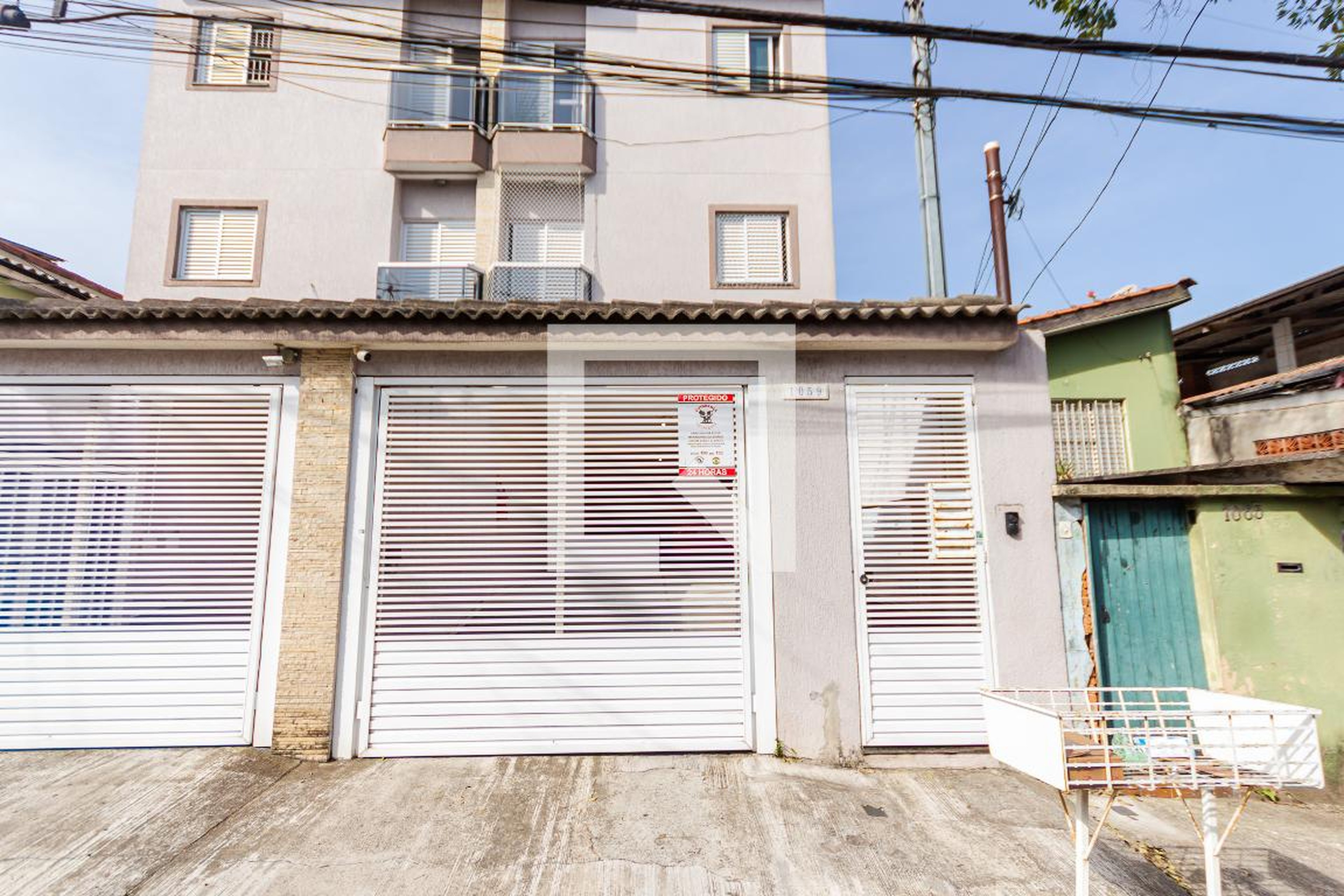 Fachada Condomínio em Rua Balaclava, 1059