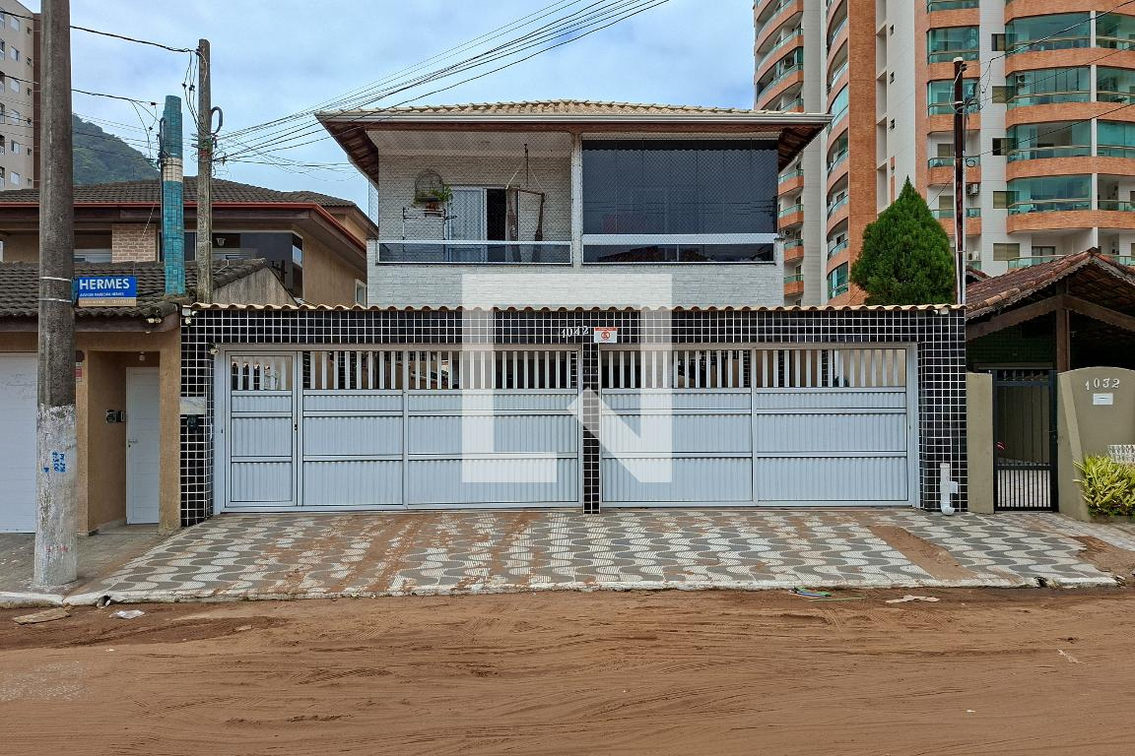 Fachada Condomínio em Avenida Marechal Hermes, 1042