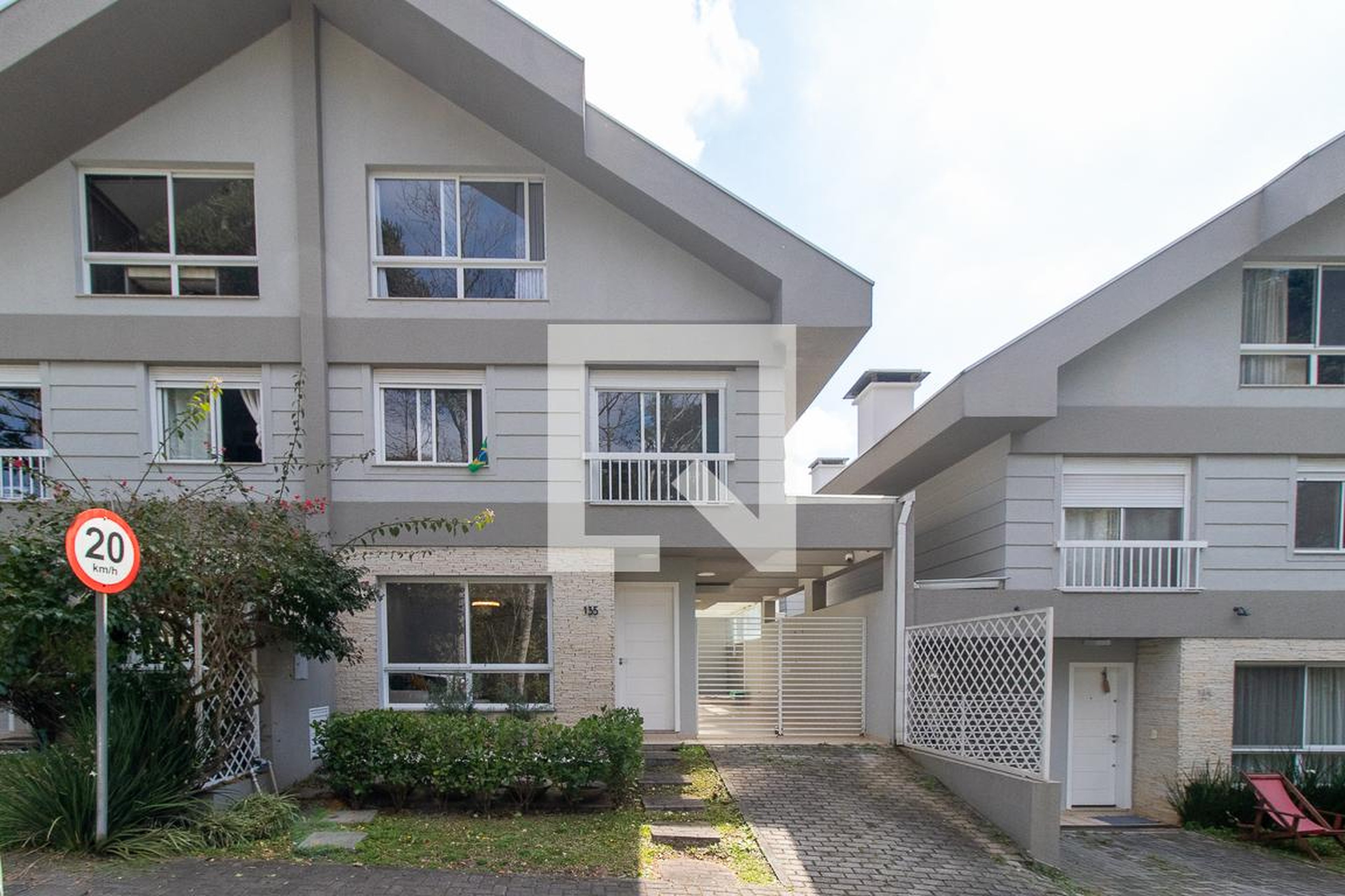 Fachada Condomínio em Estrada das Olarias, 550