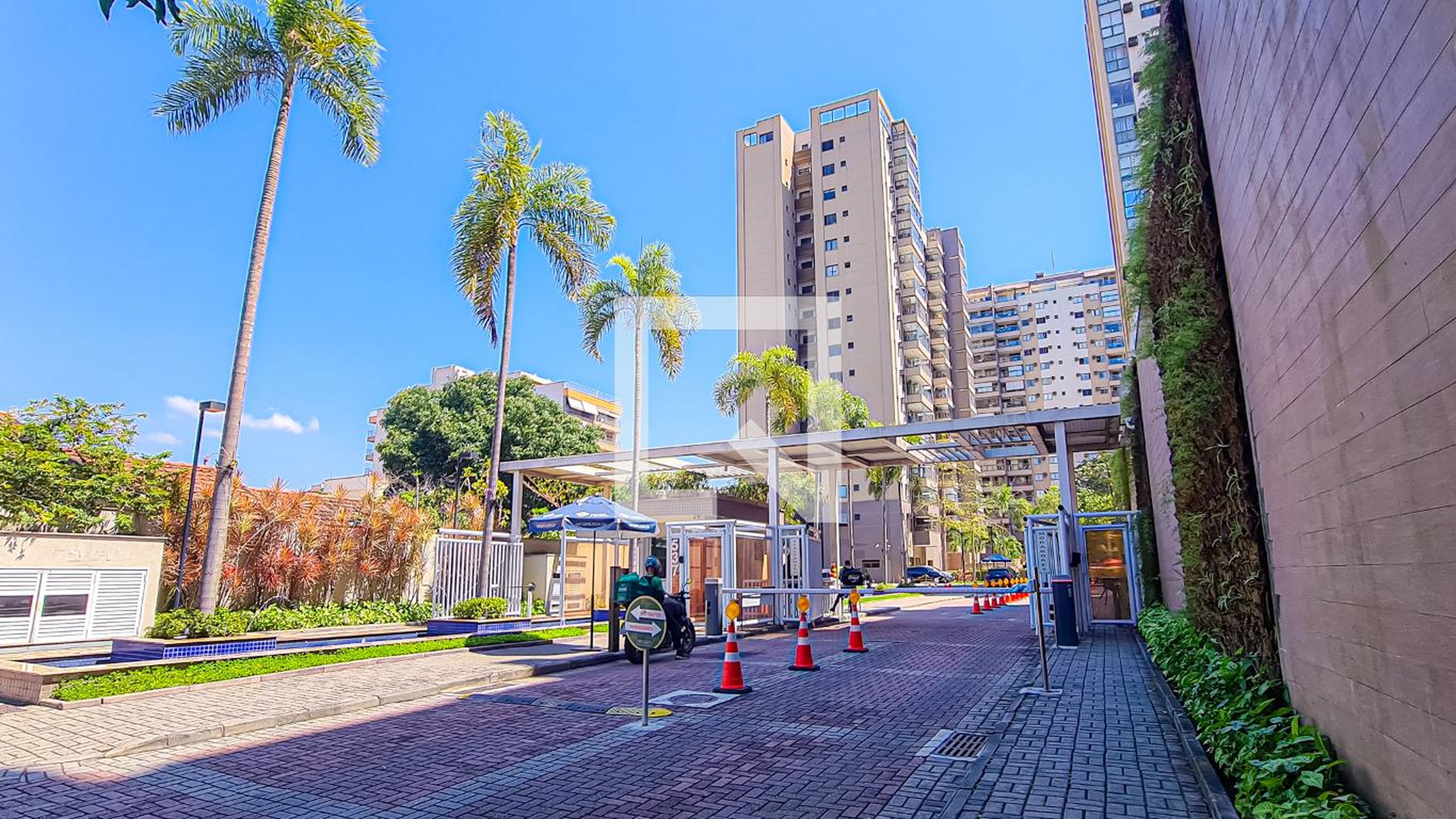 Fachada do Prédio Condomínio Refinatto