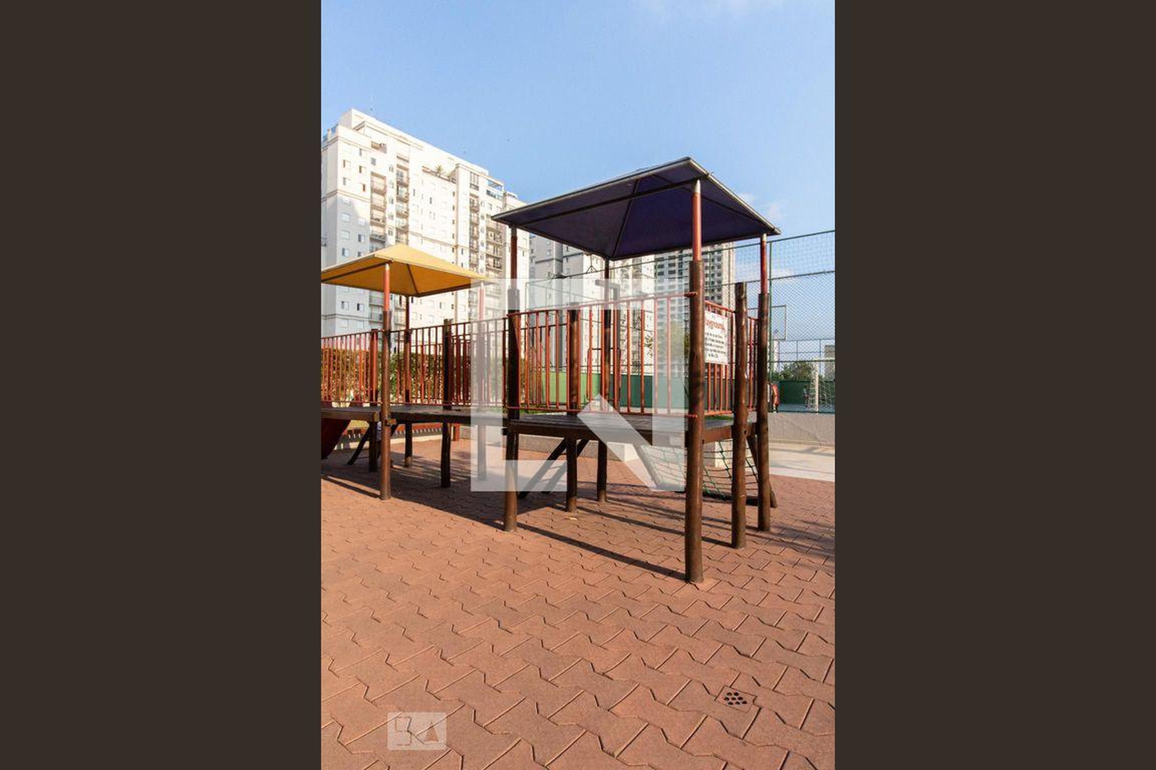 Playground - Supremo