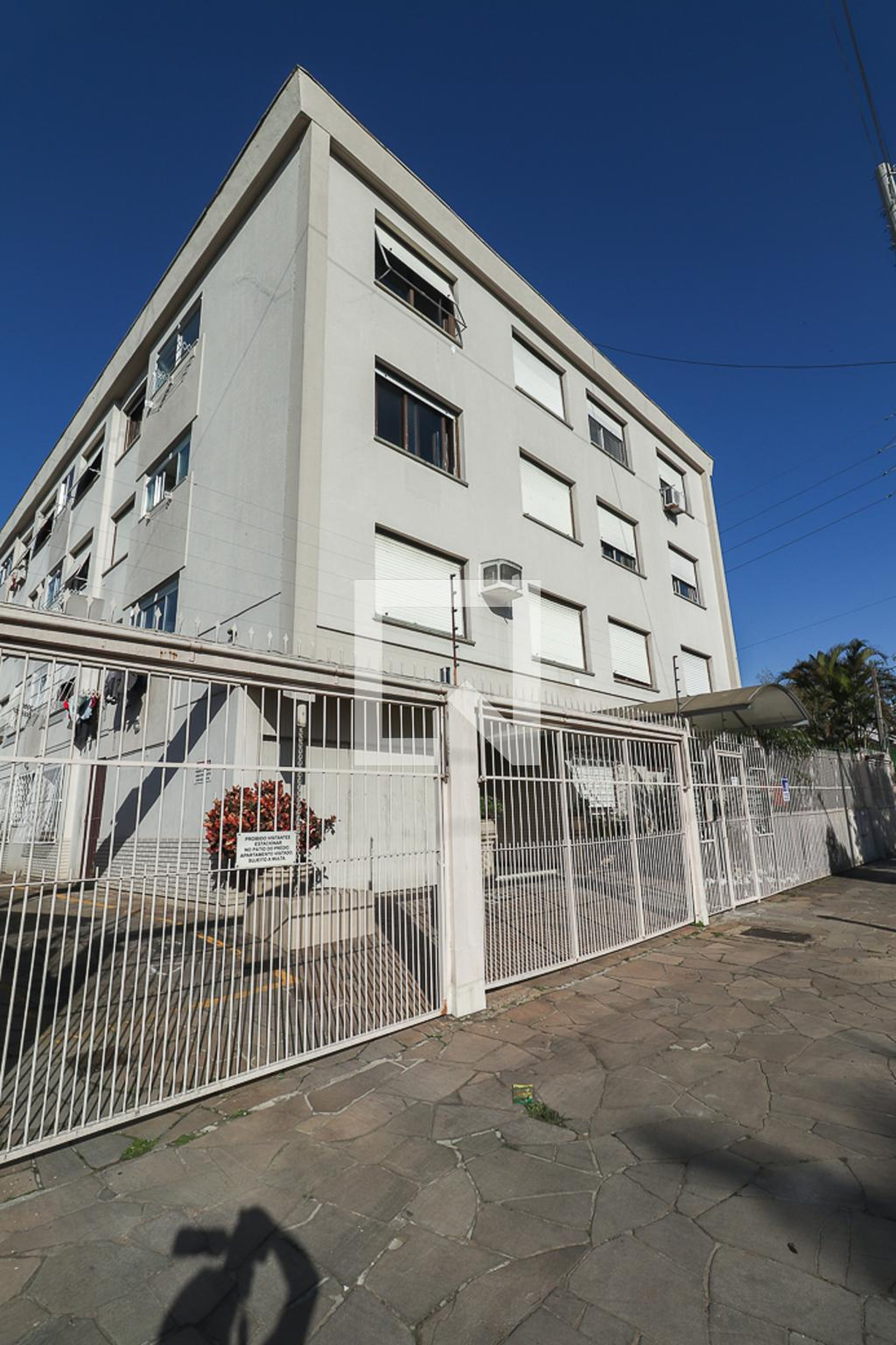 Fachada Condomínio em Rua Cruz Jobim, 54