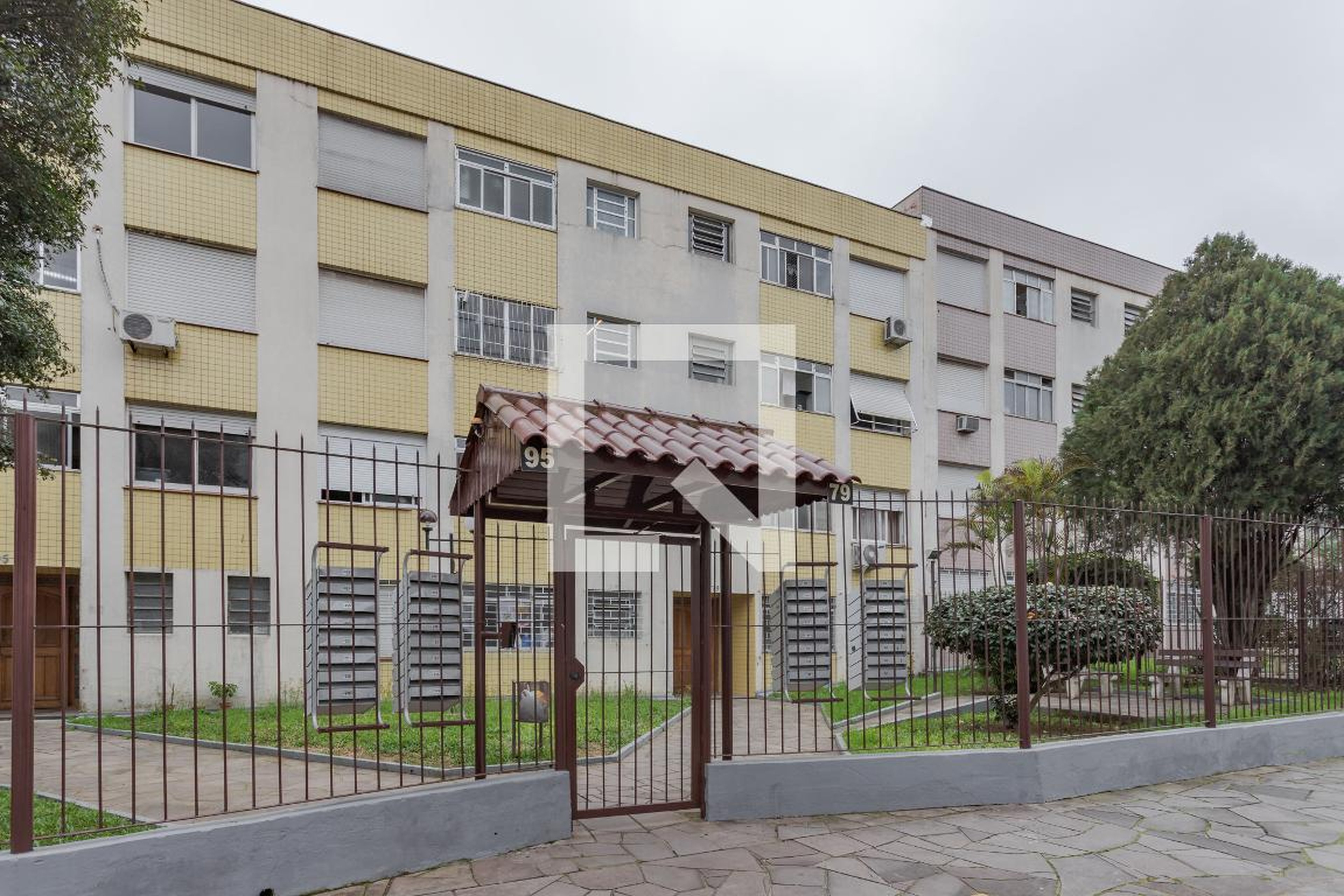 Fachada Condomínio em Rua Domingos Seguézio, 79