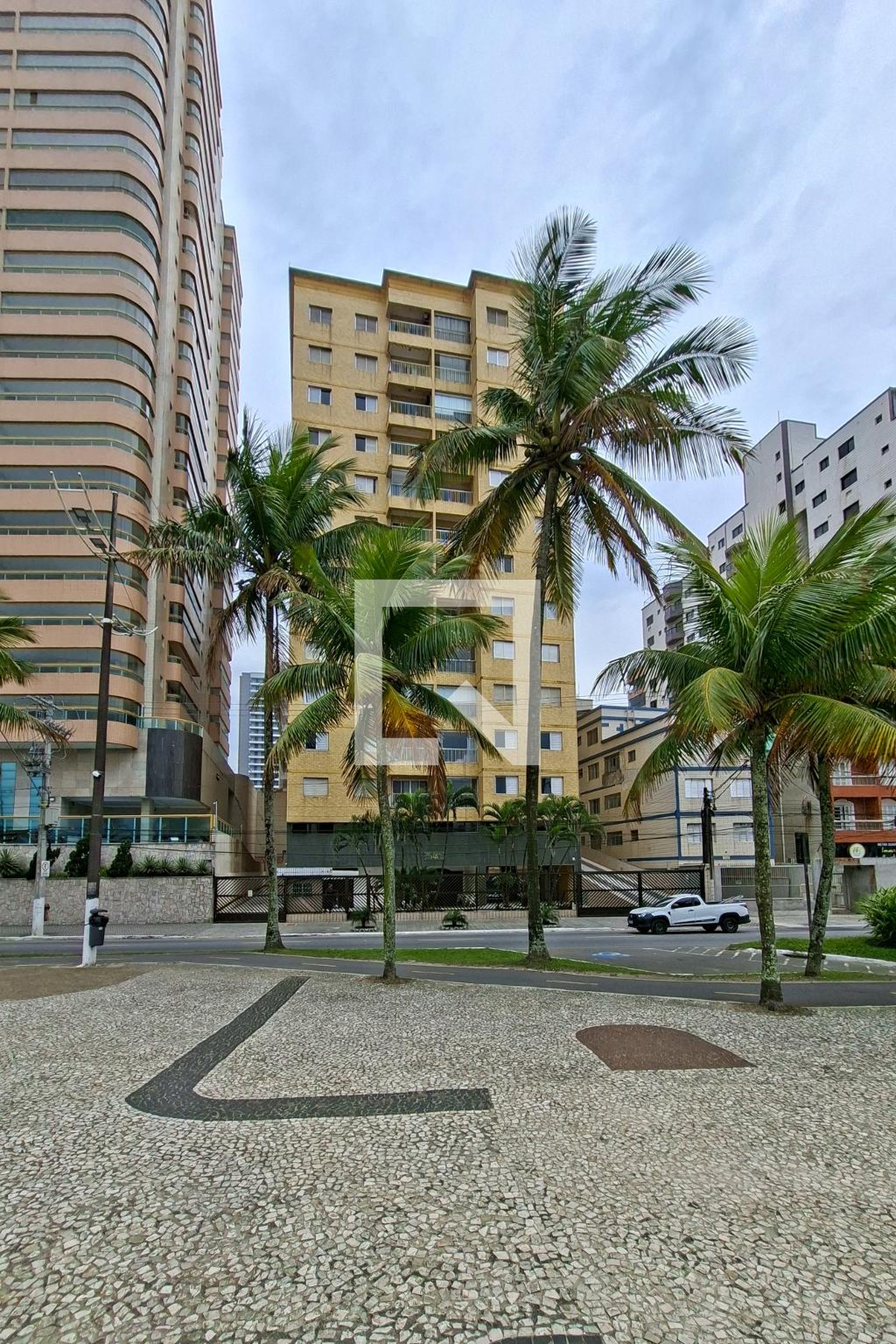 Fachada do Prédio Condomínio Angela