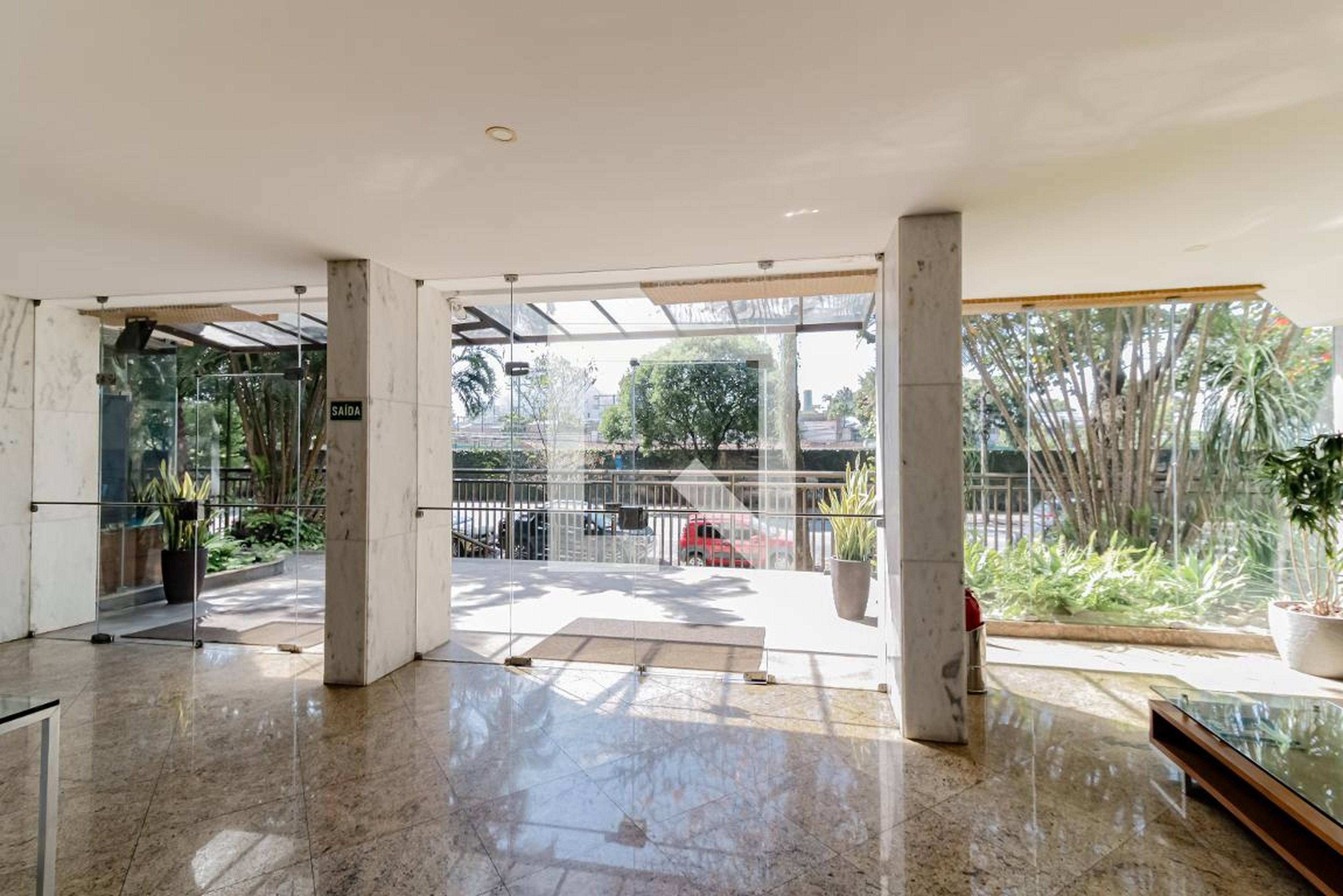 Hall de entrada - Edificio Residencial Zeta