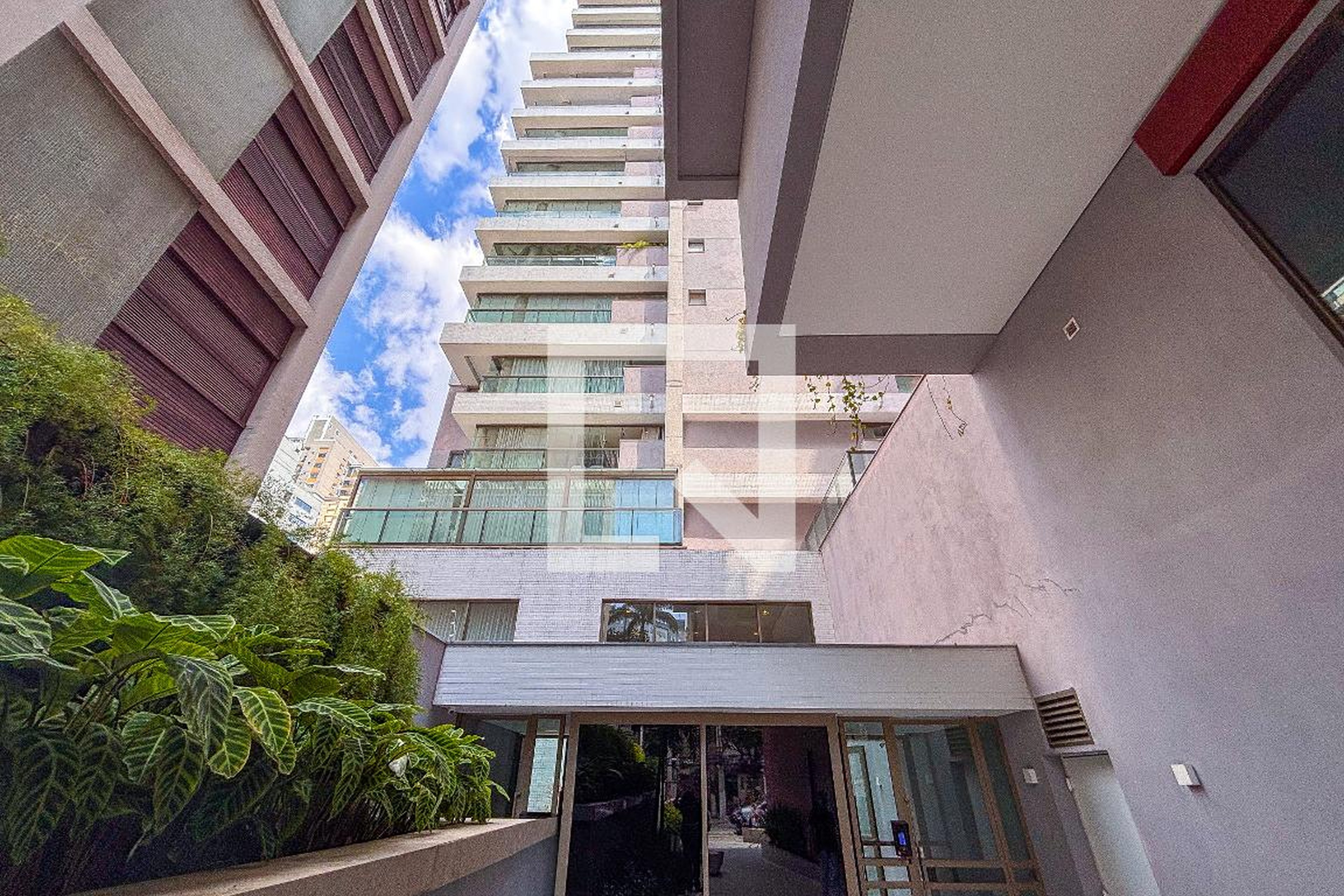 Fachada Condomínio Terraço Oscar Freire