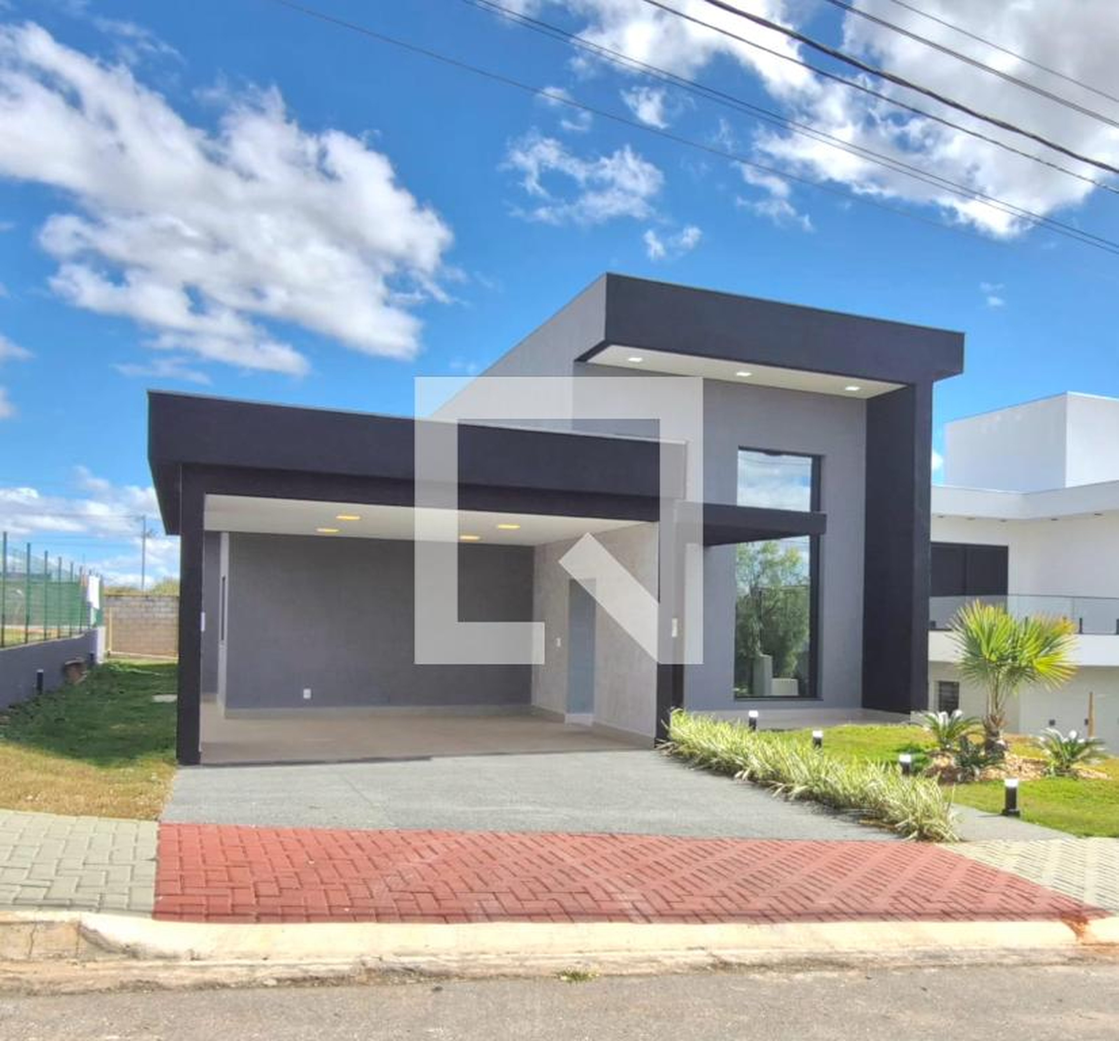 Fachada Condomínio em Rua Ari Augusto de Matos, 295