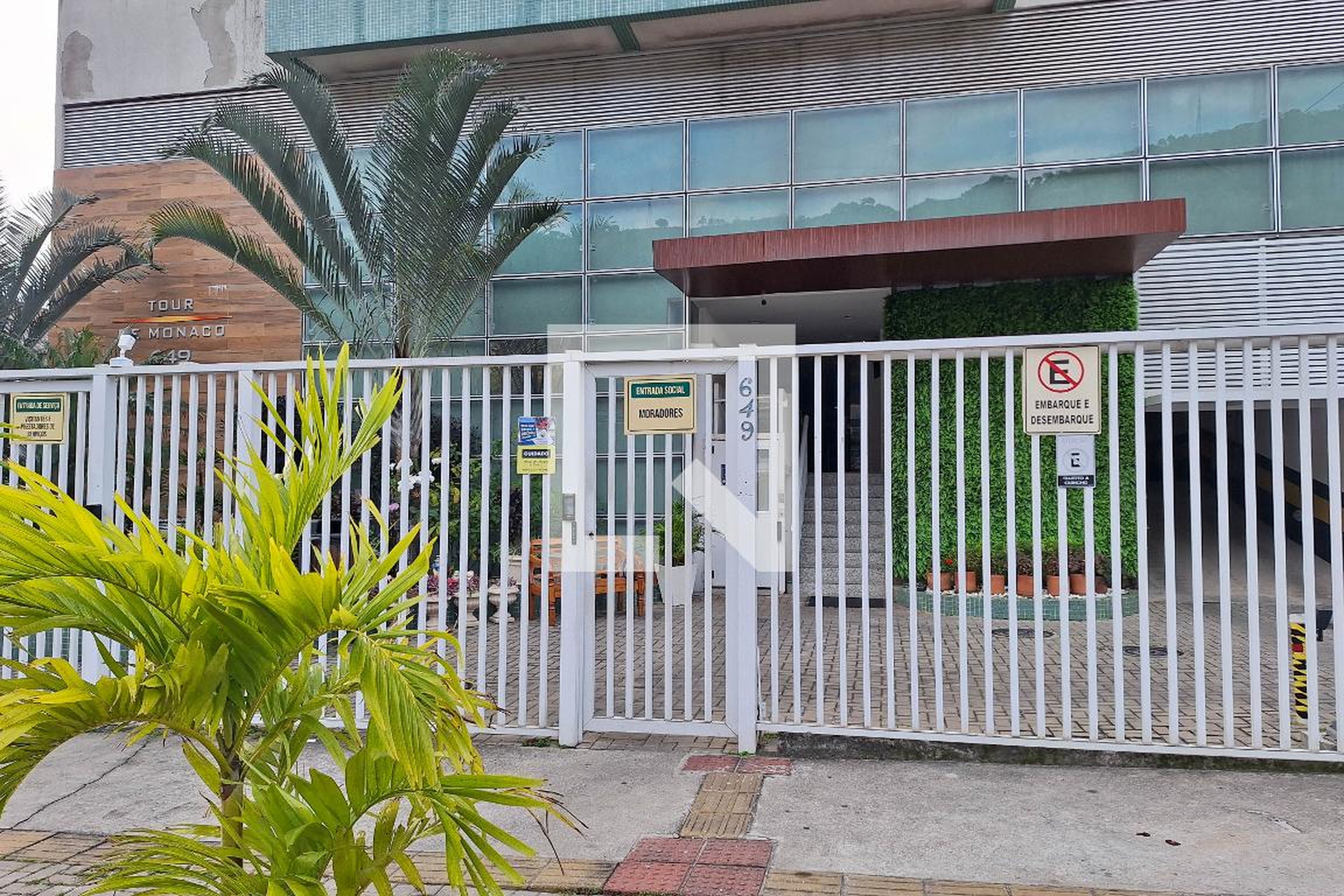 Fachada Condomínio Tour de Monaco