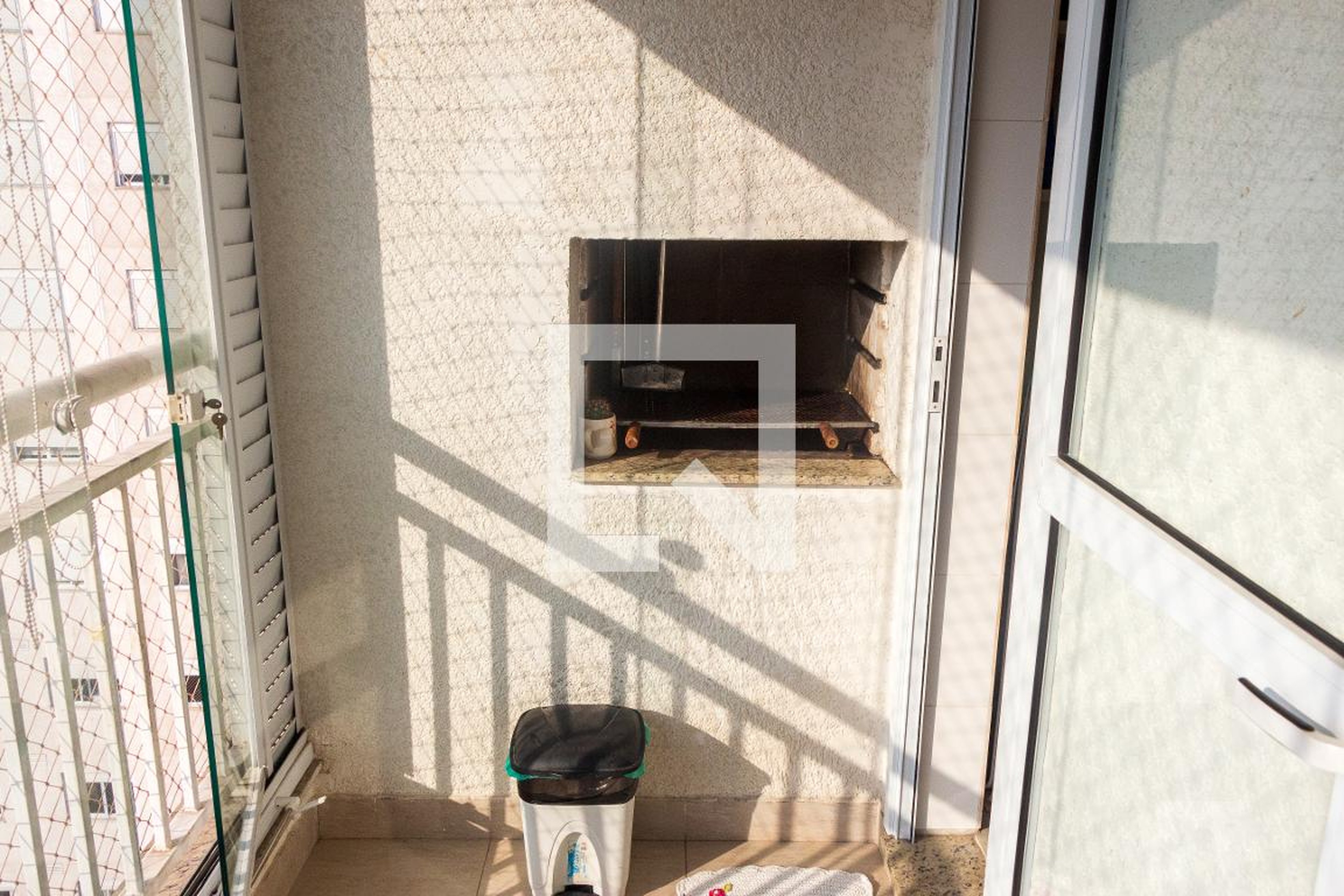 Churrasqueira - Vila Nova Sabará - Praça Flora