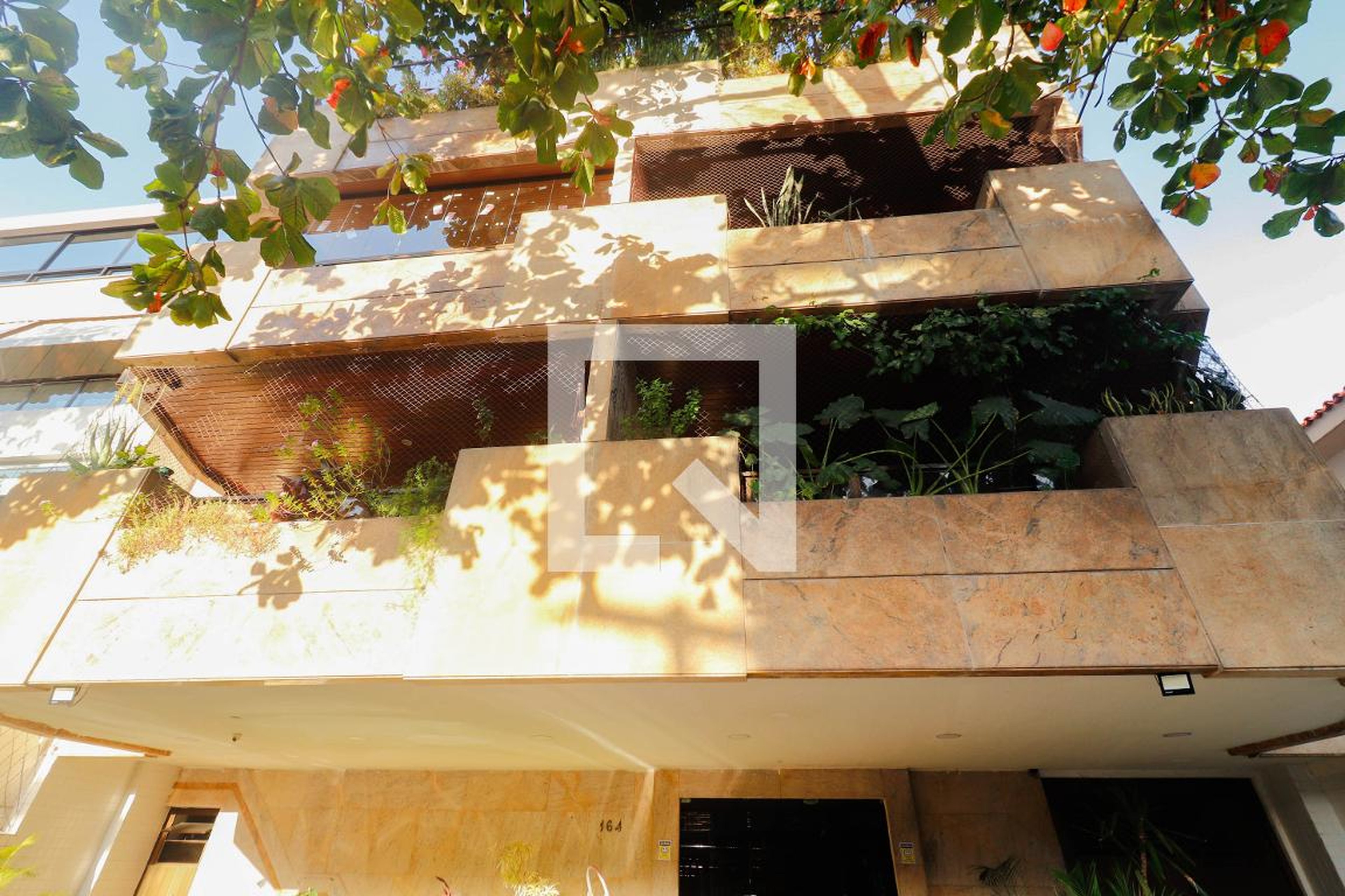 Fachada Condomínio em Avenida Rodolfo Amoedo, 164