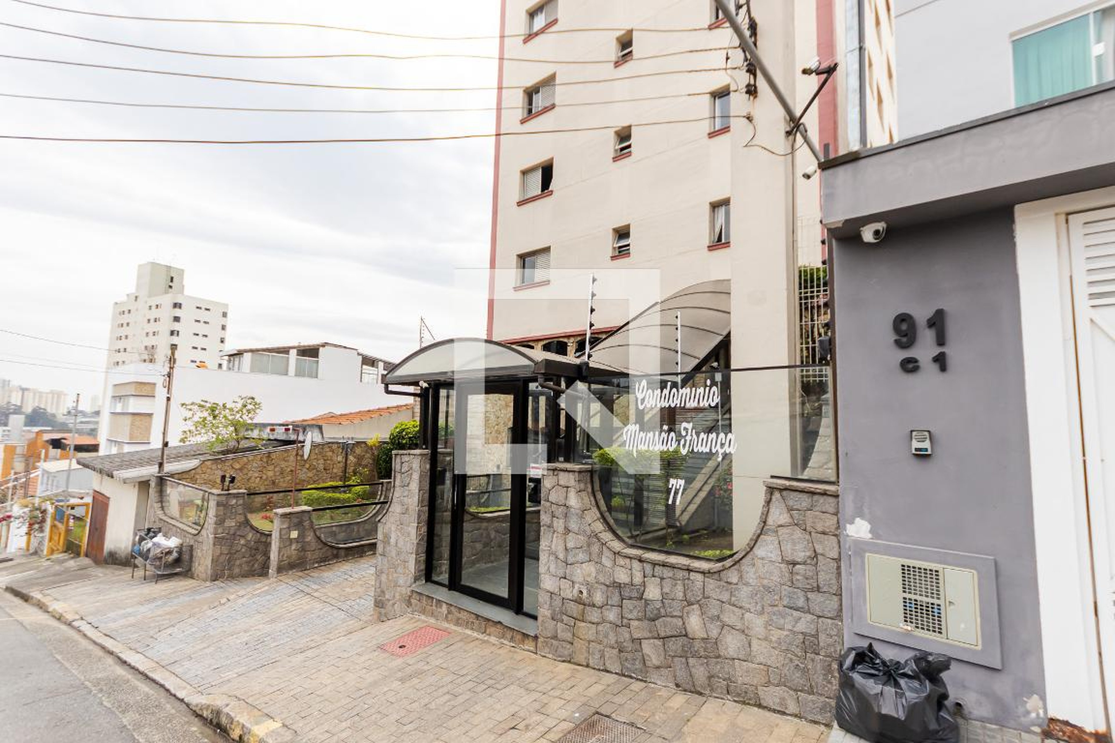 Fachada Condomínio Mansão França