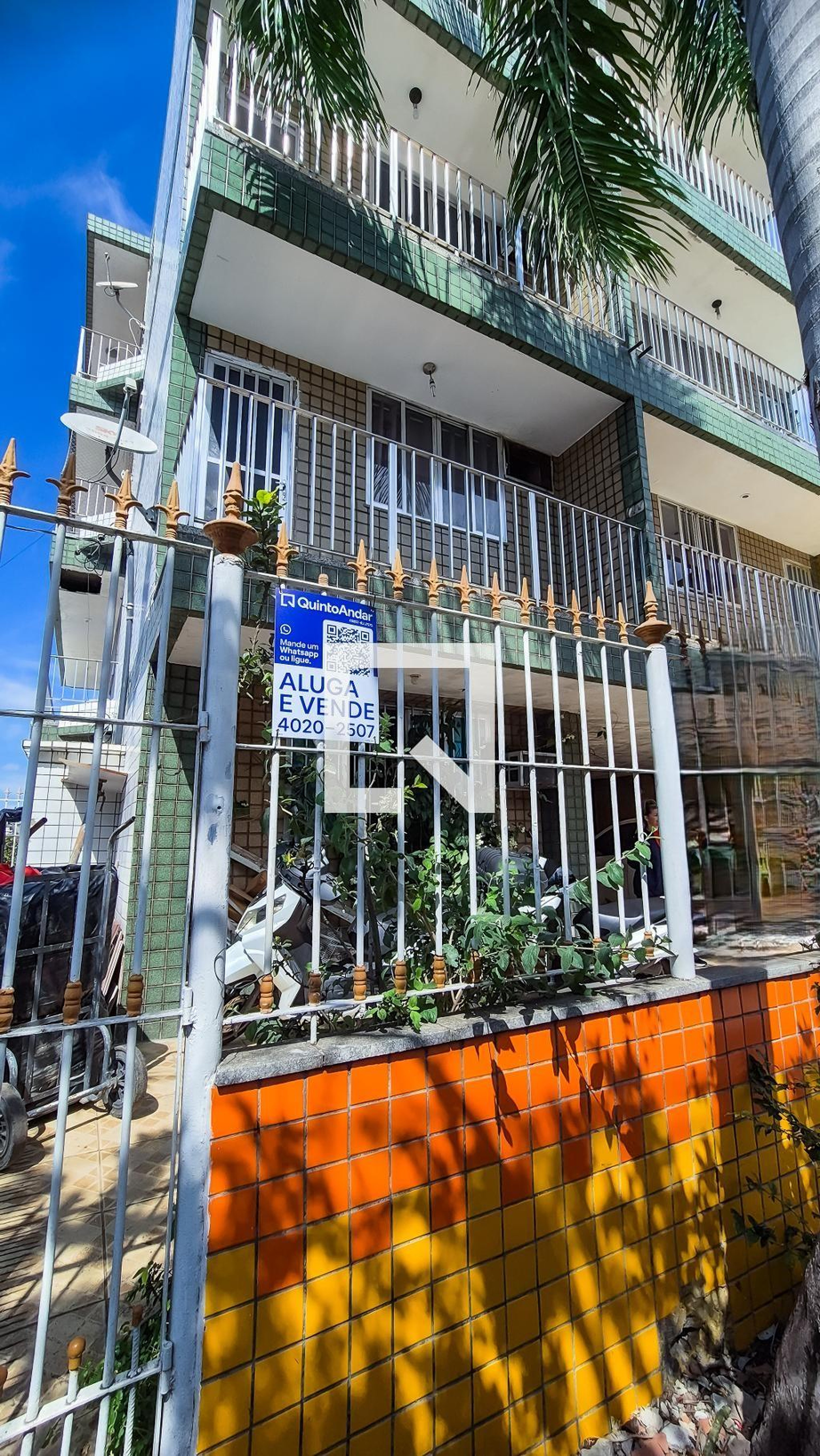 Fachada Condomínio em Rua João Henrique, 18