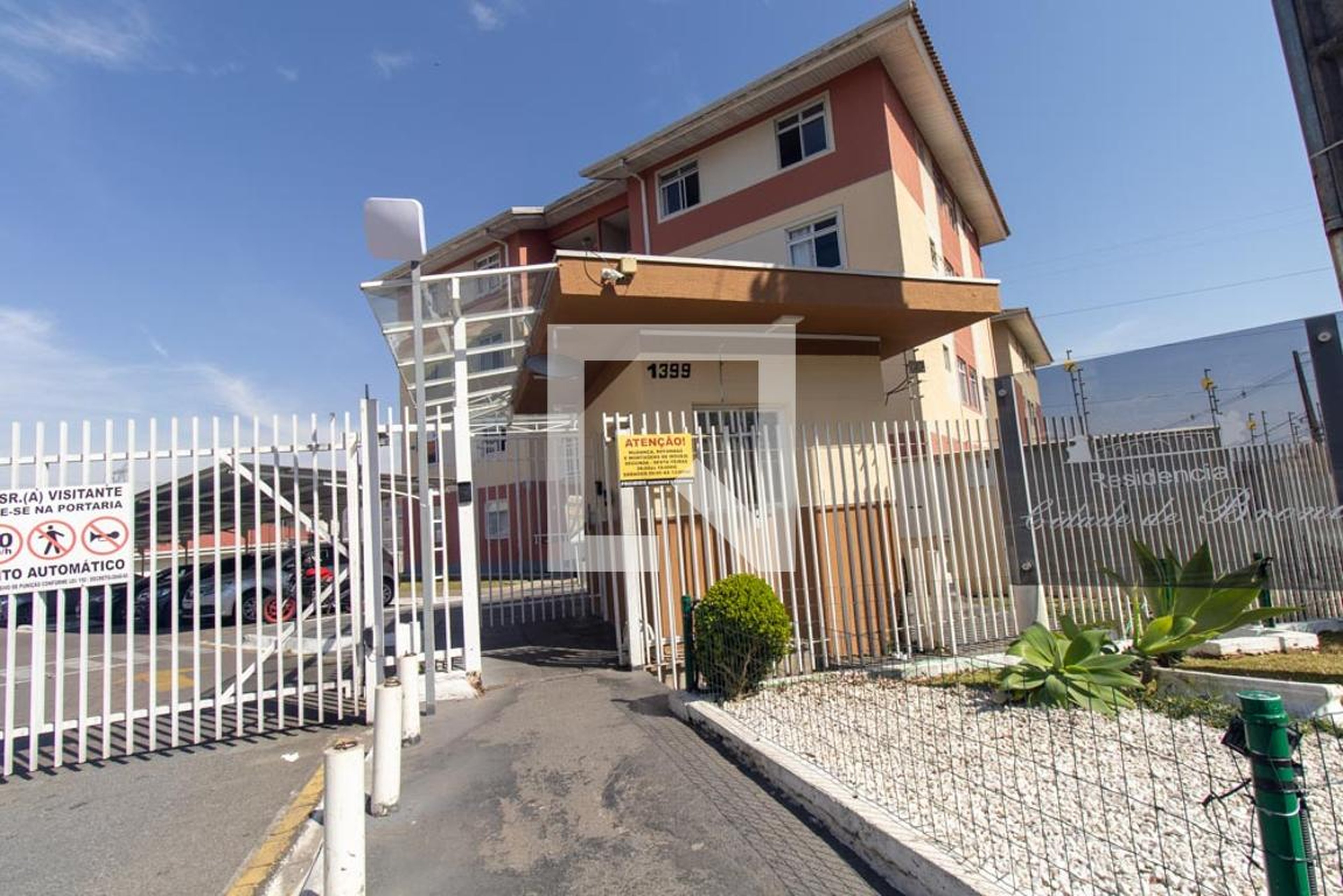 Fachada do Condomínio Condomínio Cidade de Broni