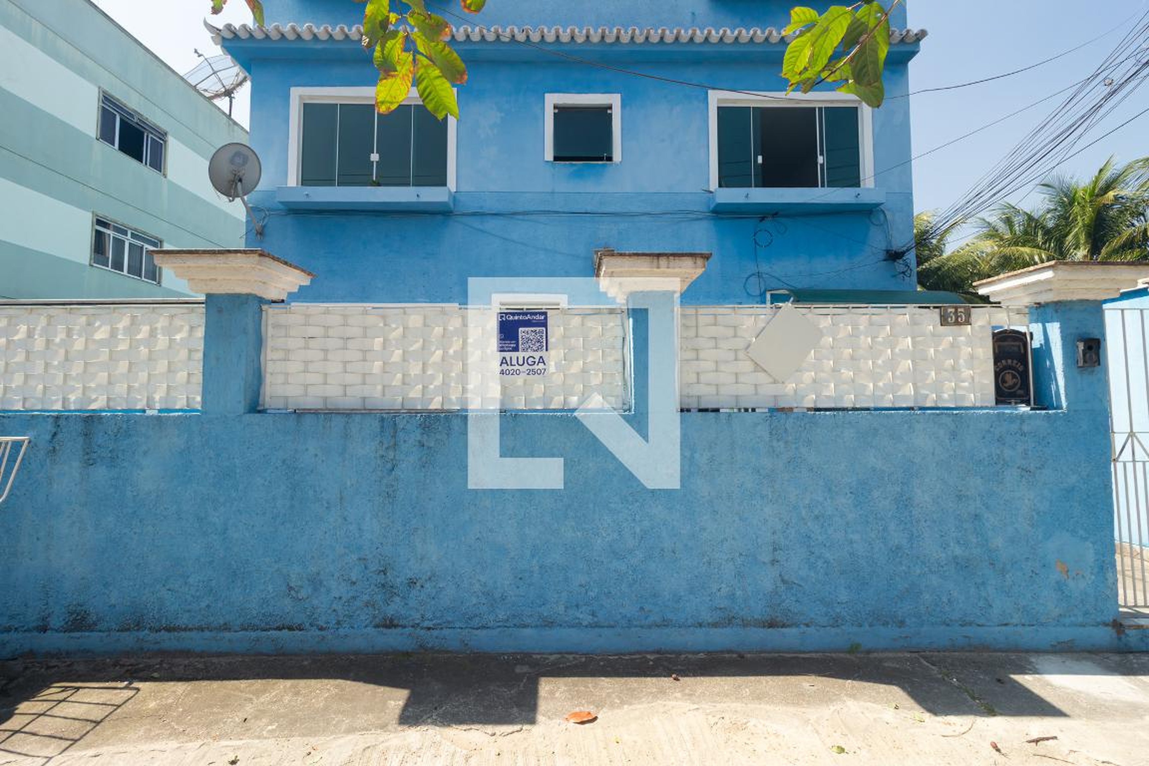 Fachada Condomínio em Rua Tenente Ronald Santoro, 35