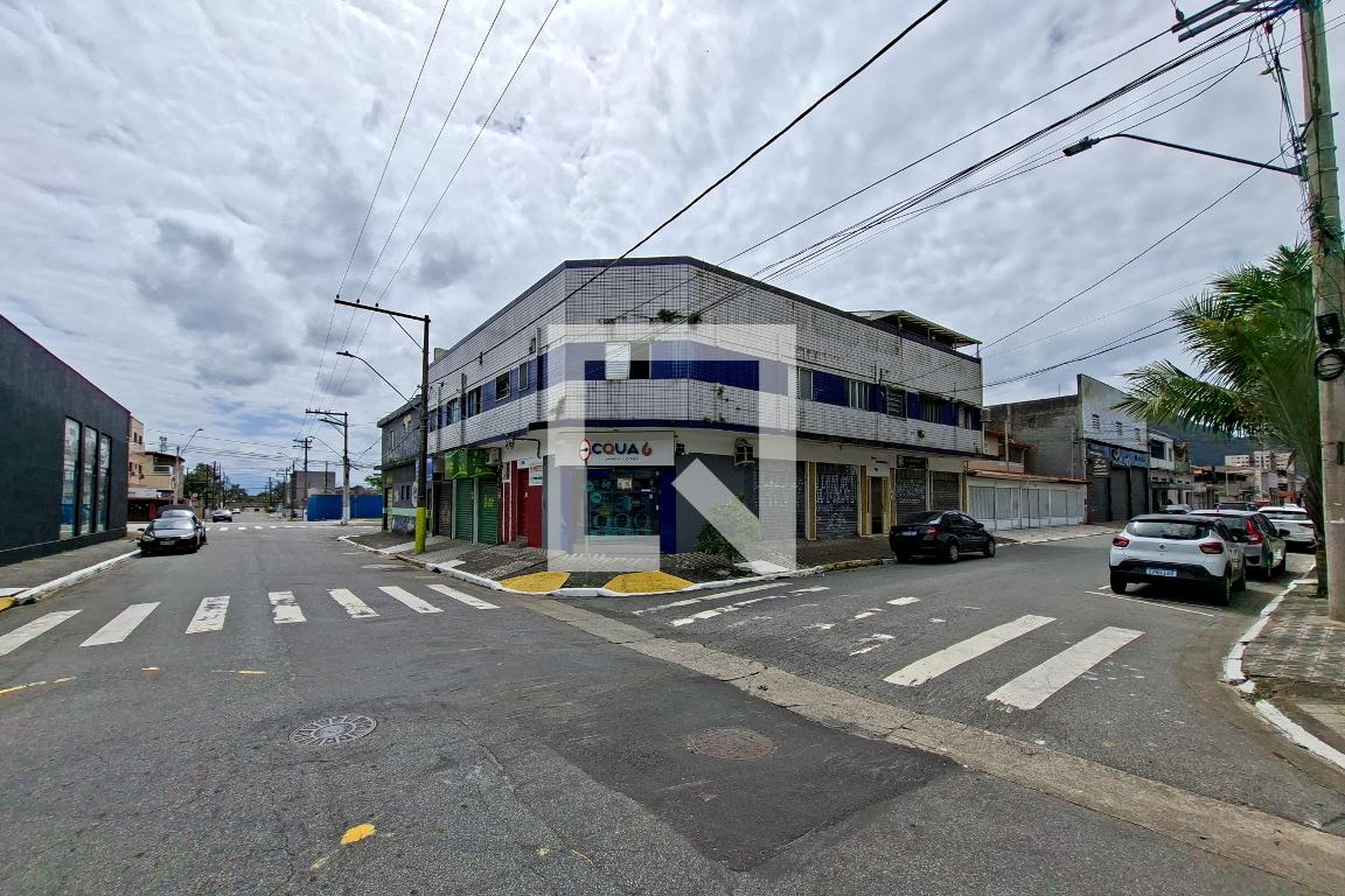 Fachada do Prédio Condomínio em Rua Limeira, 300