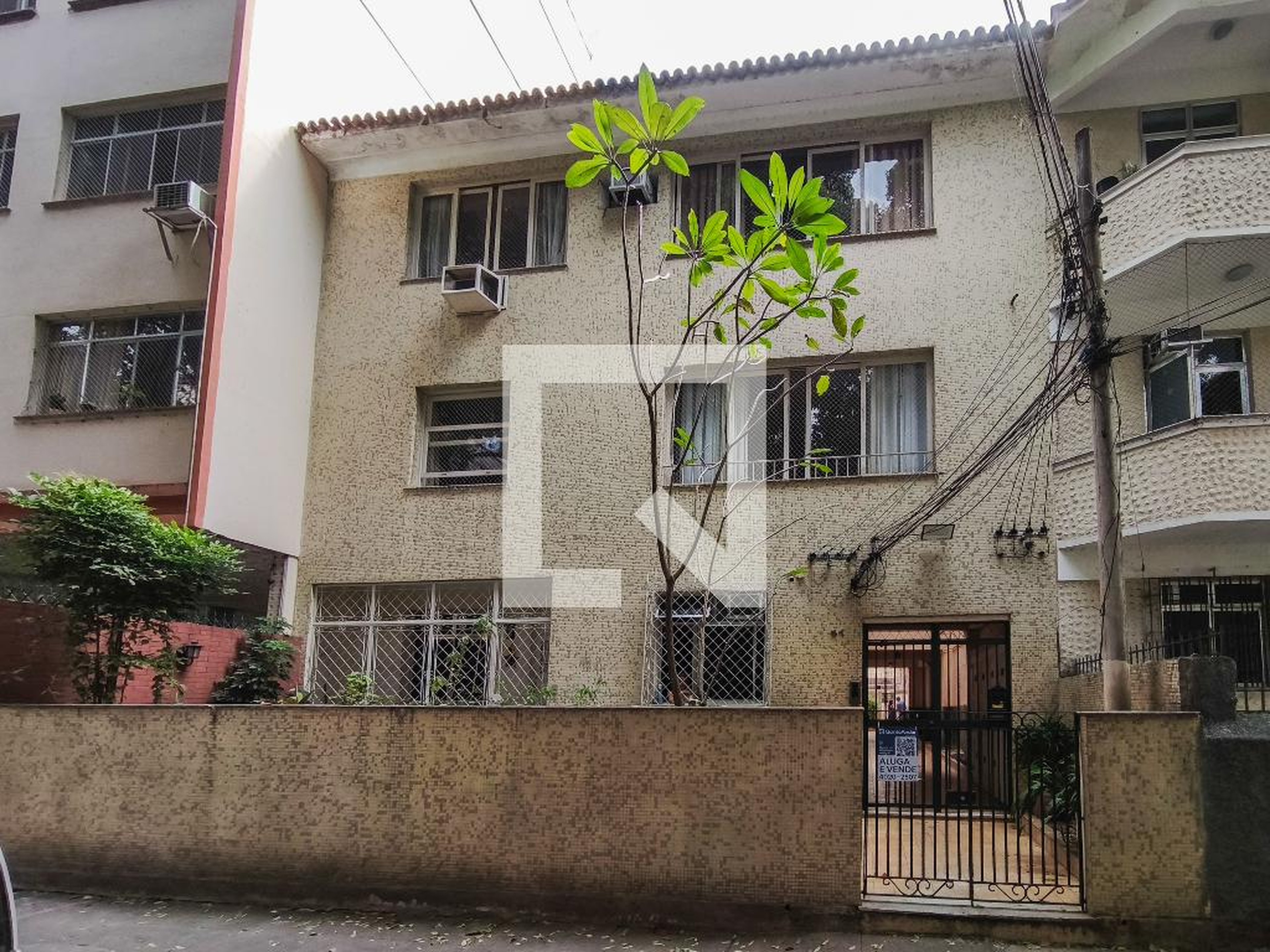 Fachada Condomínio em Rua João Alfredo, 57