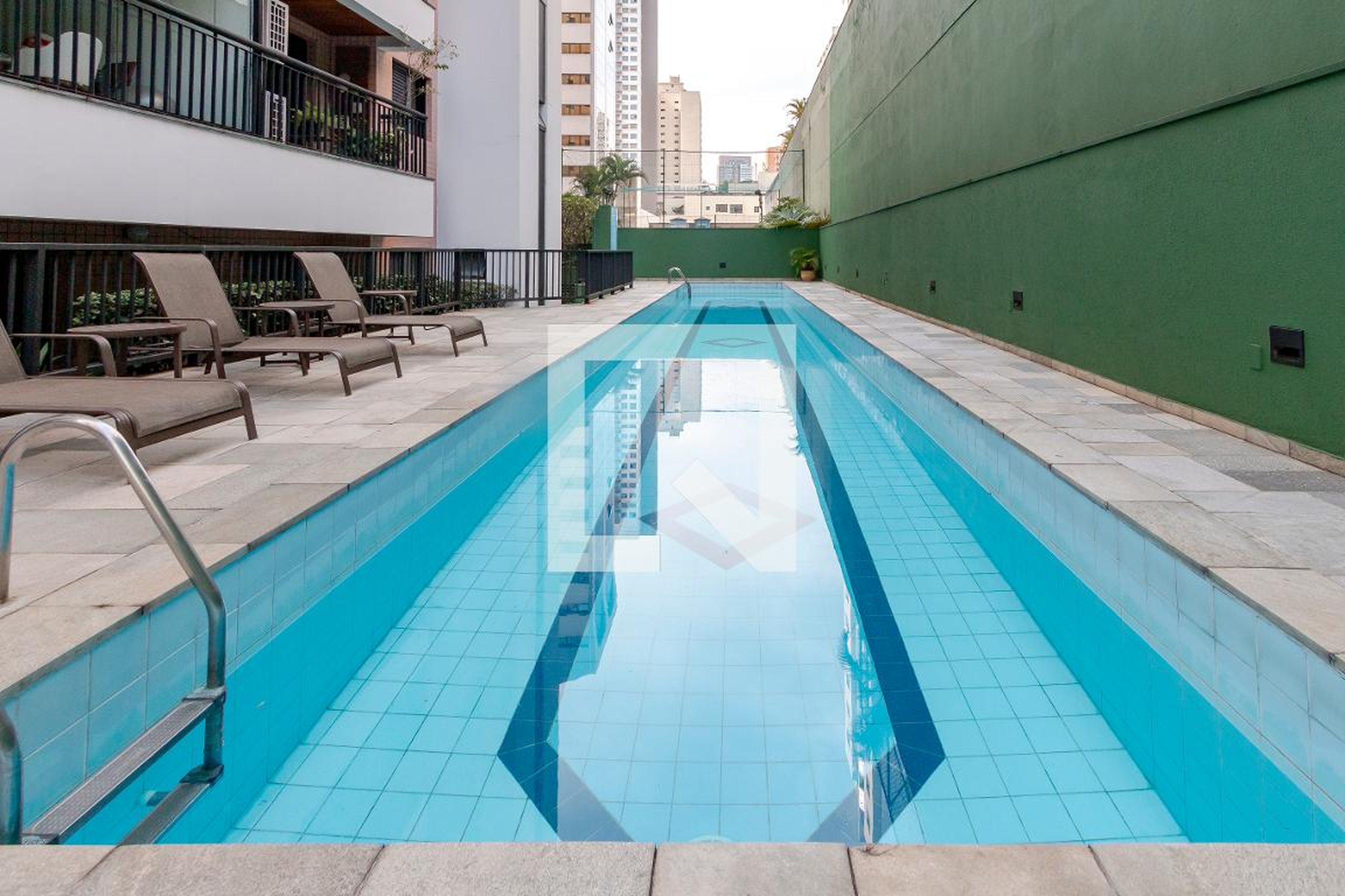 Piscina - Edifício Parc de Paris