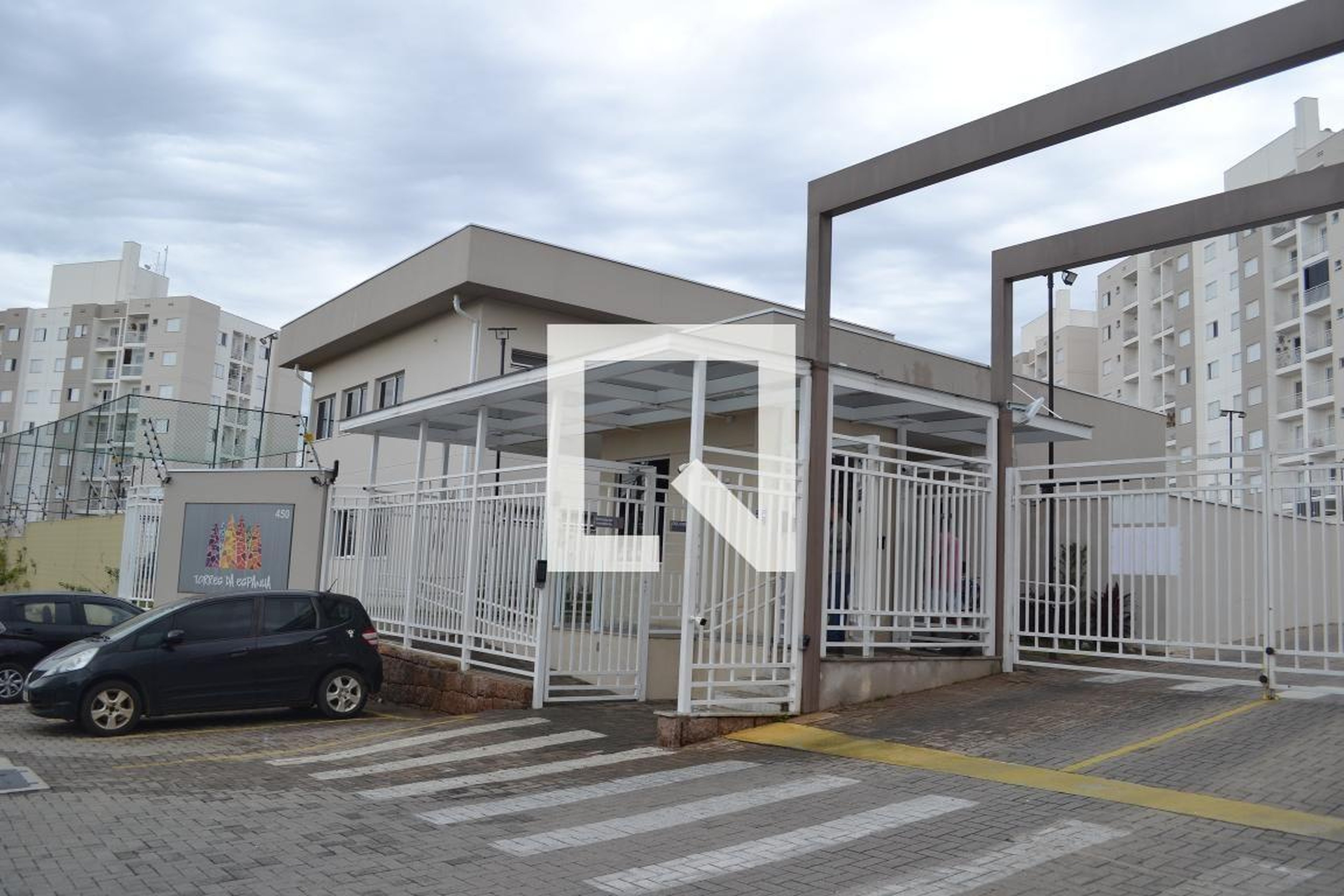 Fachada do Condomínio Condomínio em Rua Rev Professor Herculano Gouvêia Júnior, 400