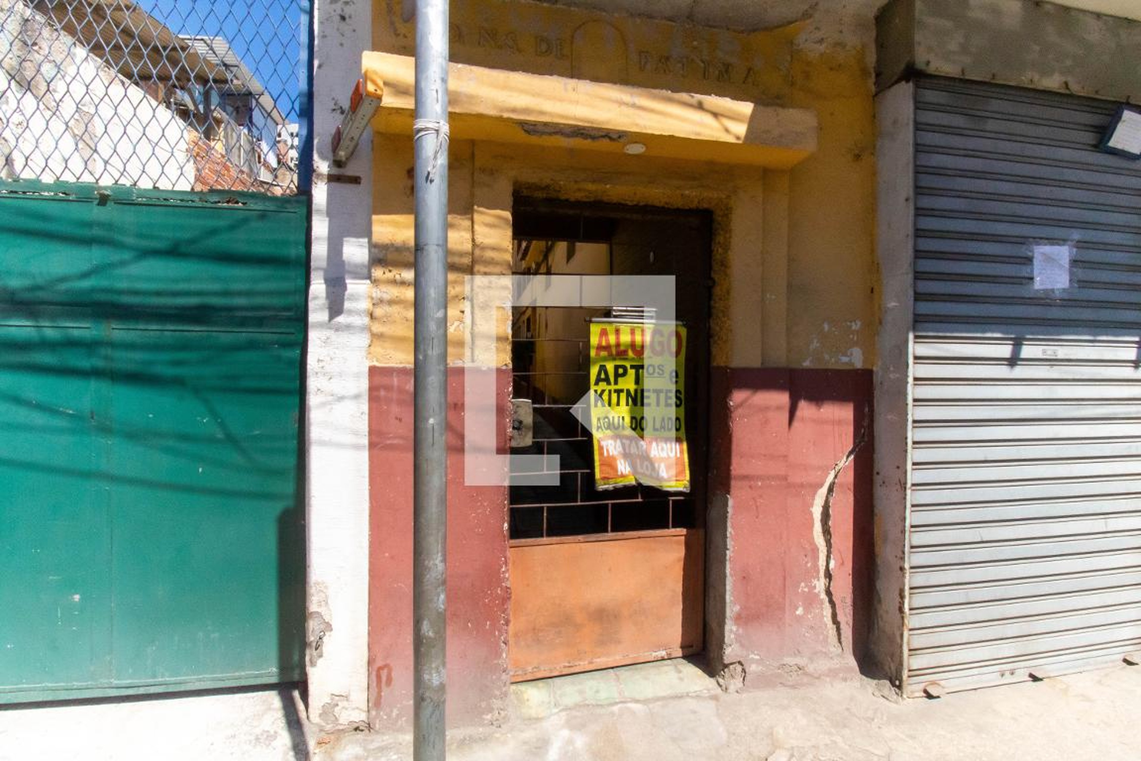 Fachada Condomínio em Rua Miguel de Lemos, 58