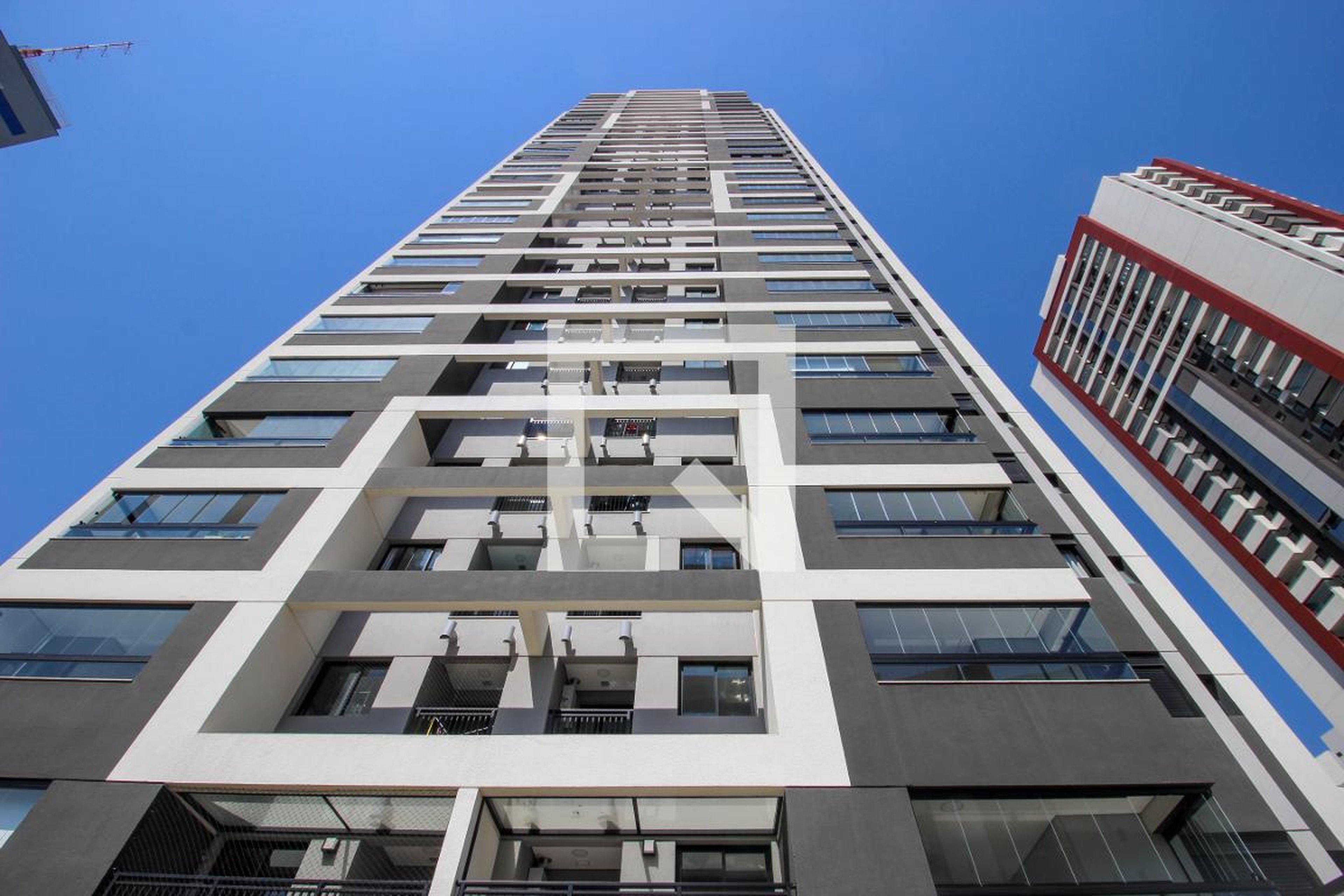 Fachada Condomínio Mirai Campolim Patriani