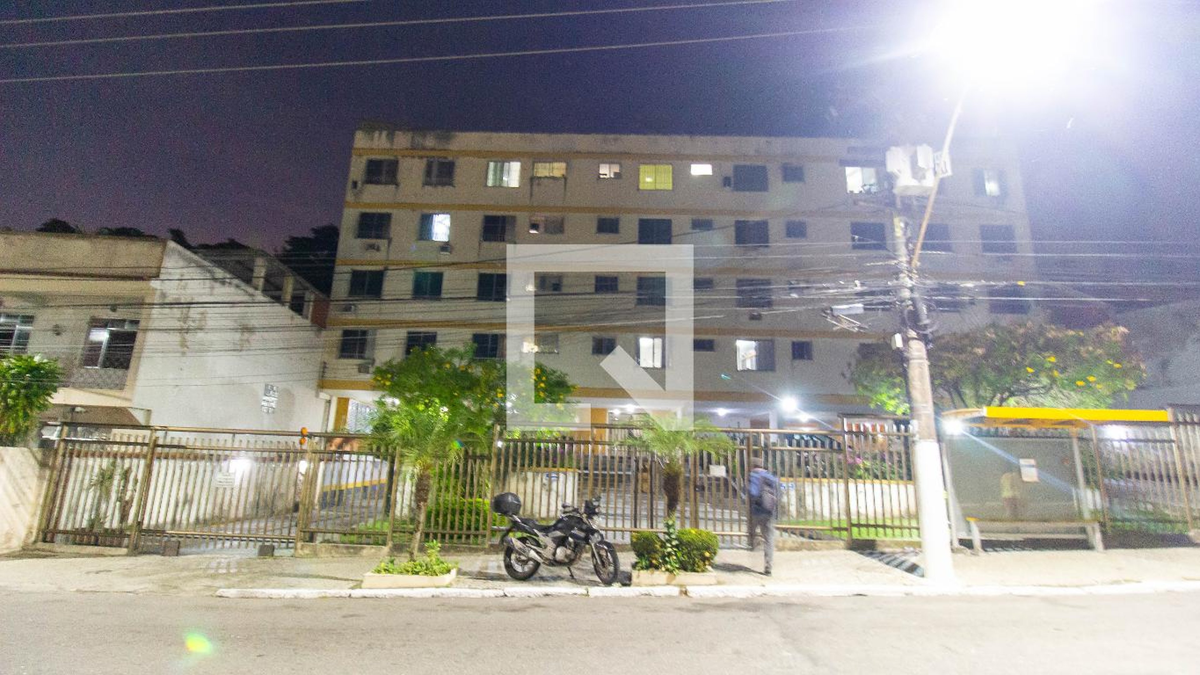 Fachada Condomínio em Rua Teixeira de Freitas, 229