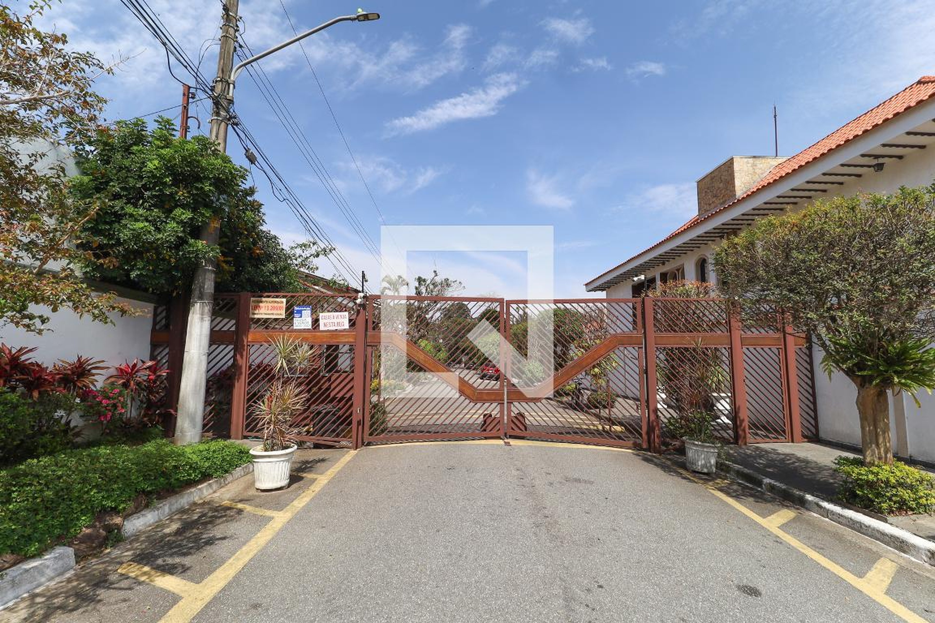 Fachada Condomínio em Rua Gabriel Quadros, 99