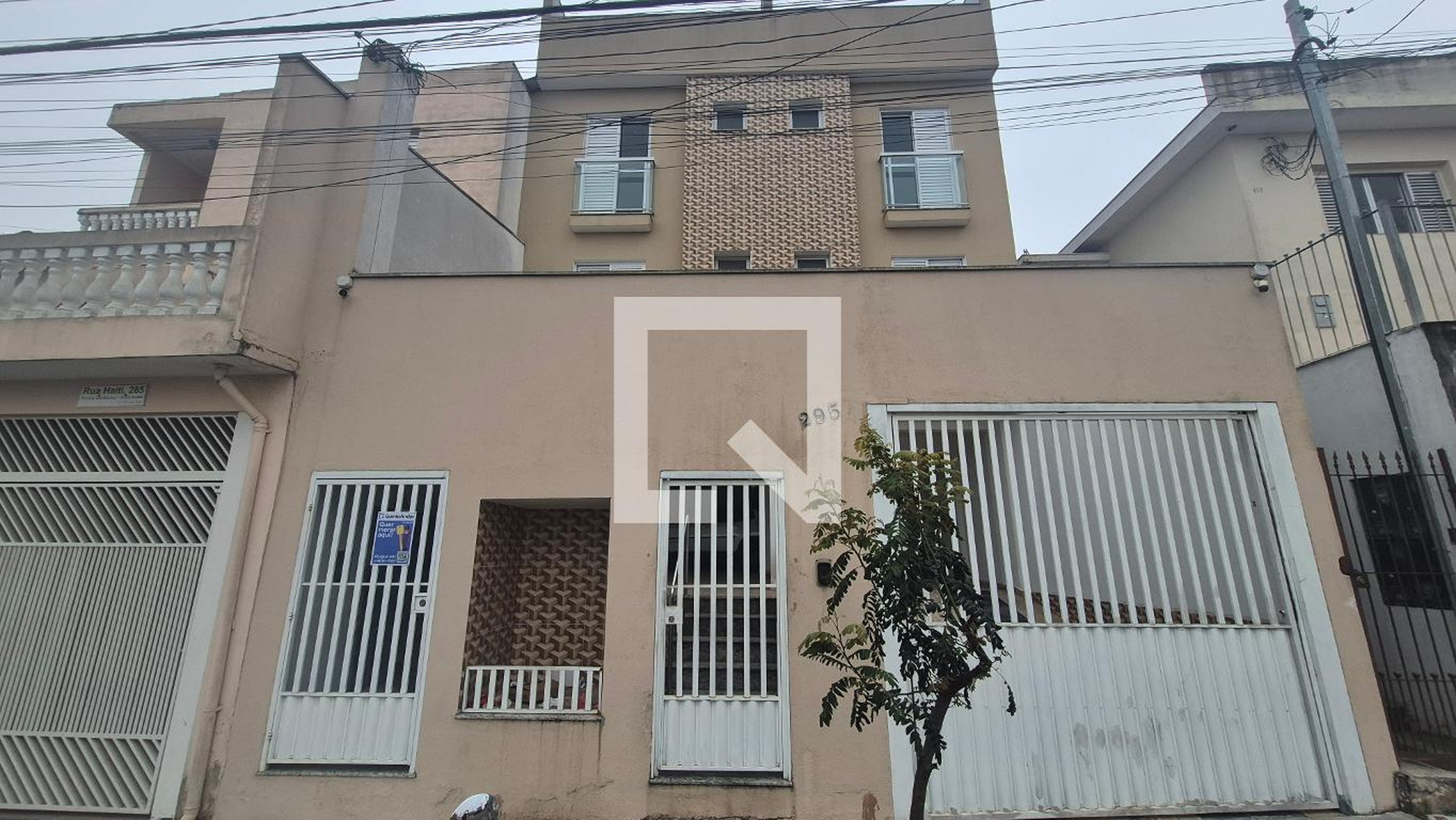 Fachada Condomínio em Rua Haiti, 295