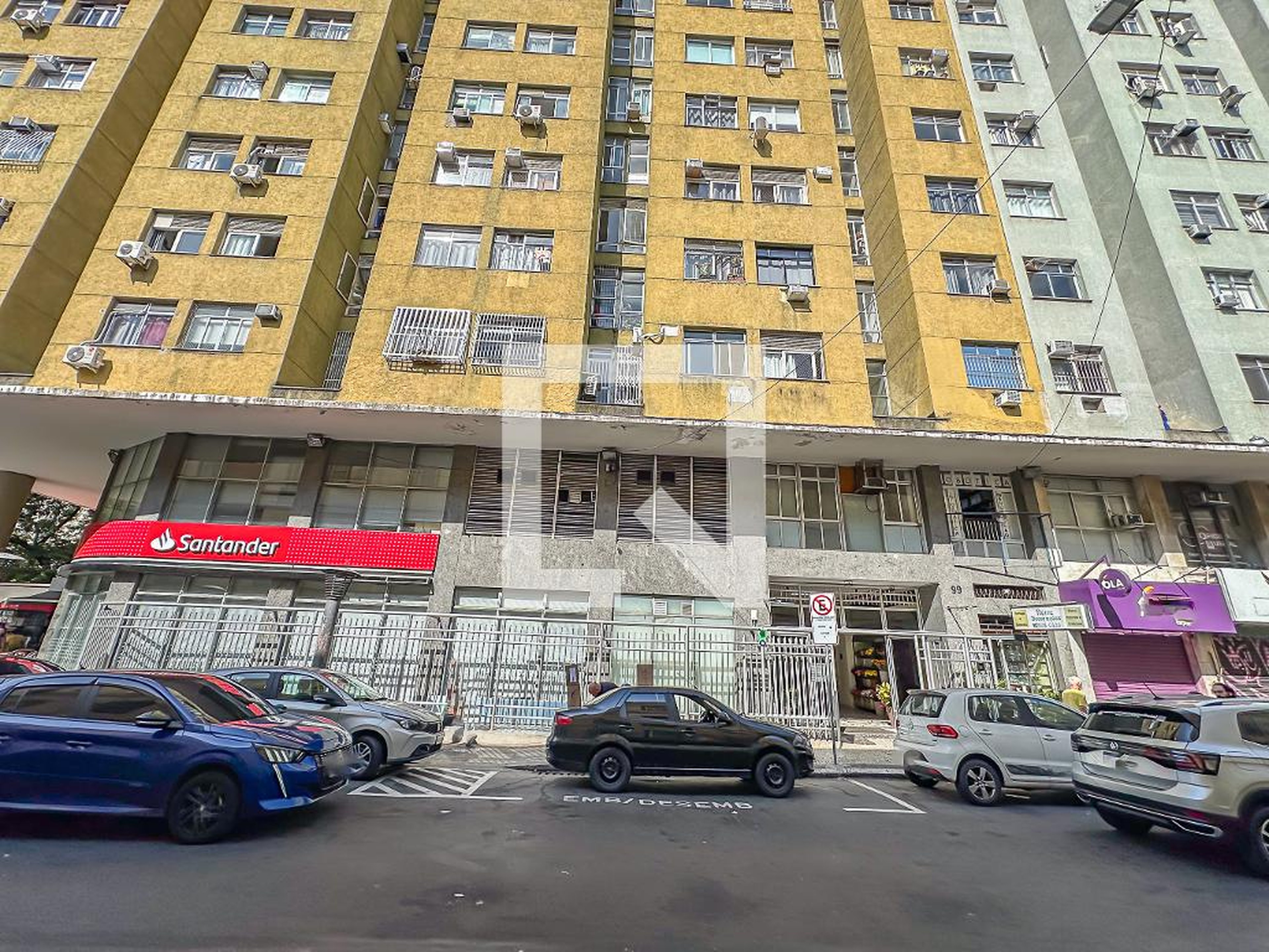 Fachada Condomínio Centro Comercial Catete