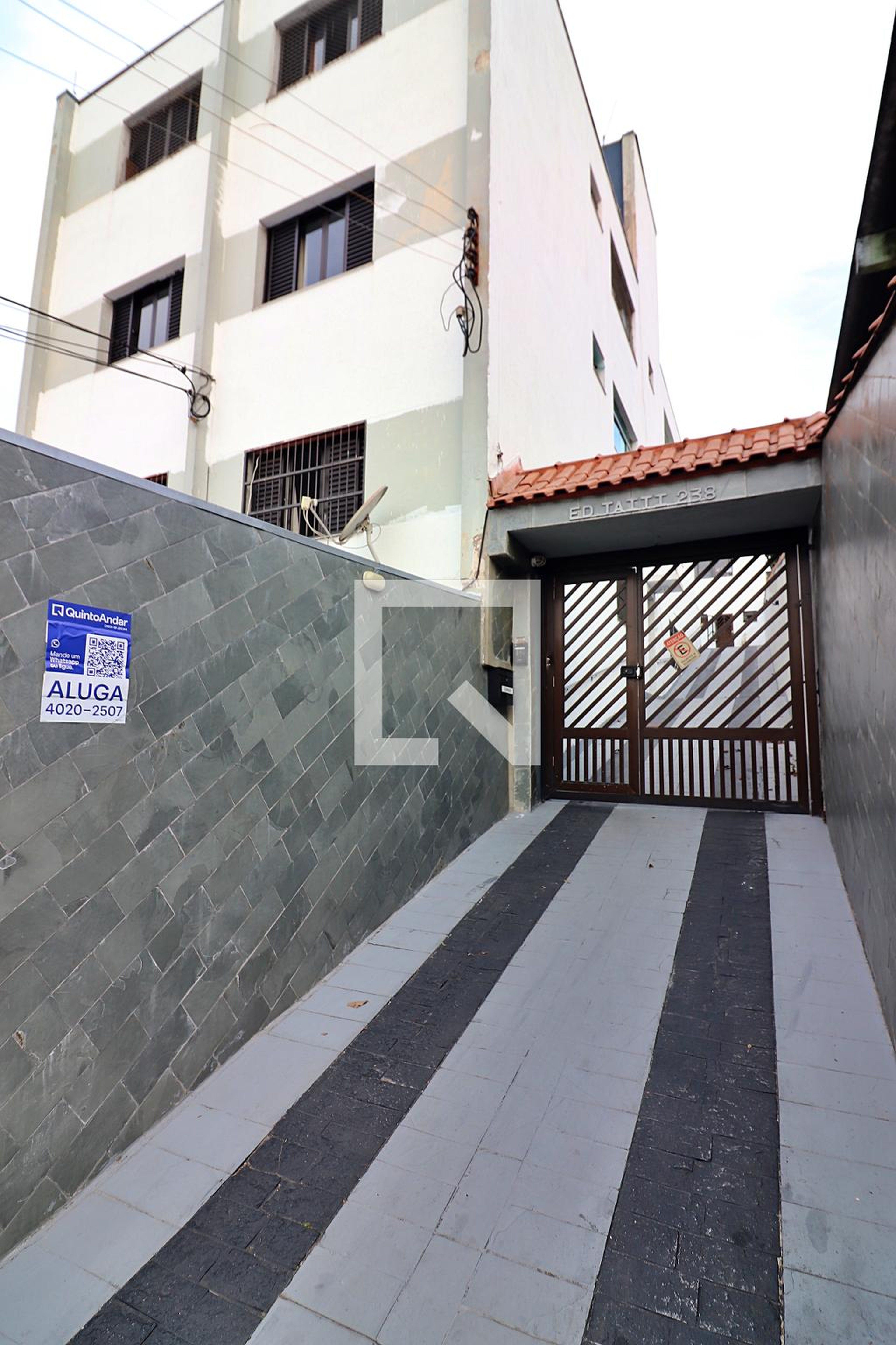 Fachada Condomínio em Rua Clóvis Bevilacqua, 238