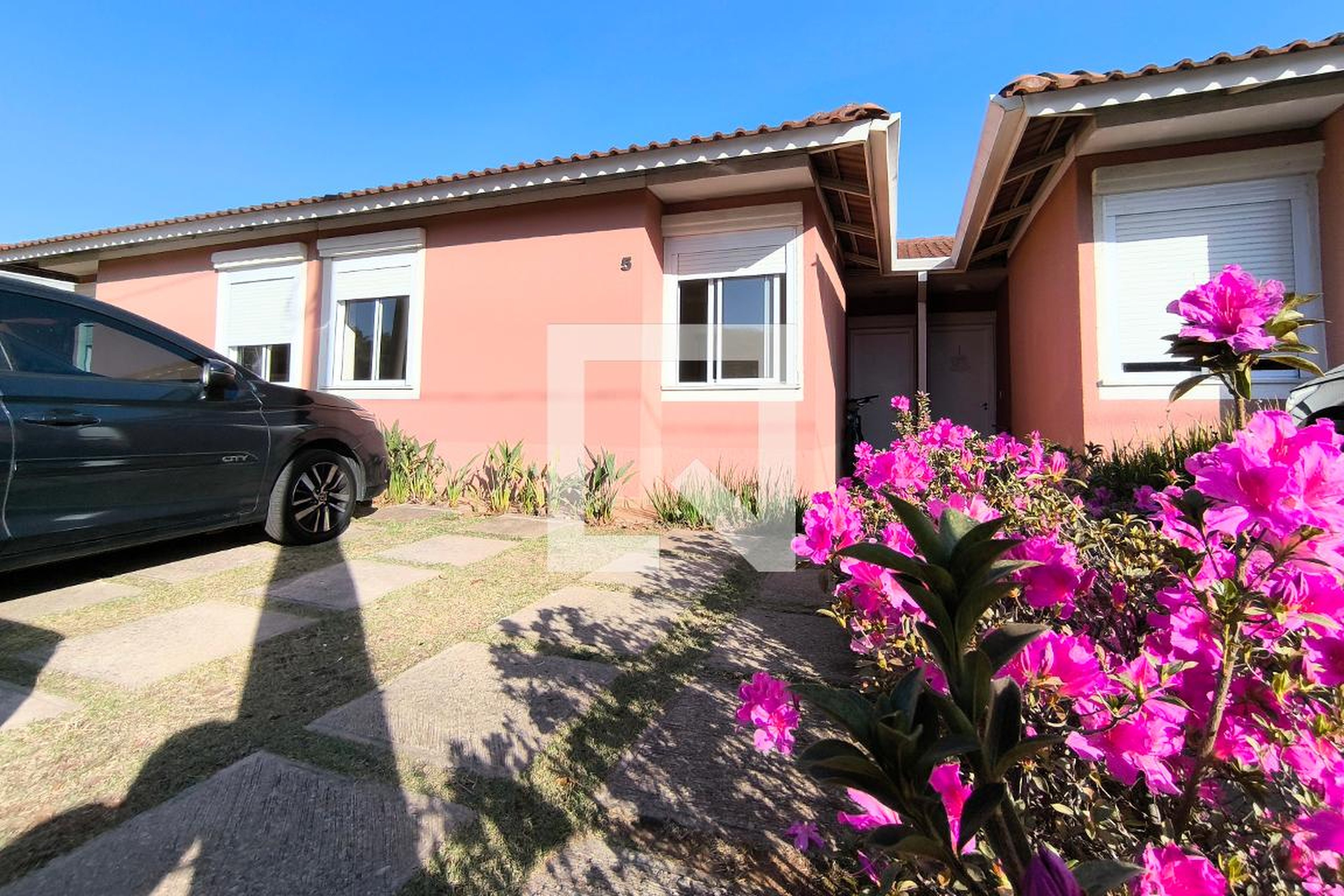 Fachada Condomínio Casas da Toscana