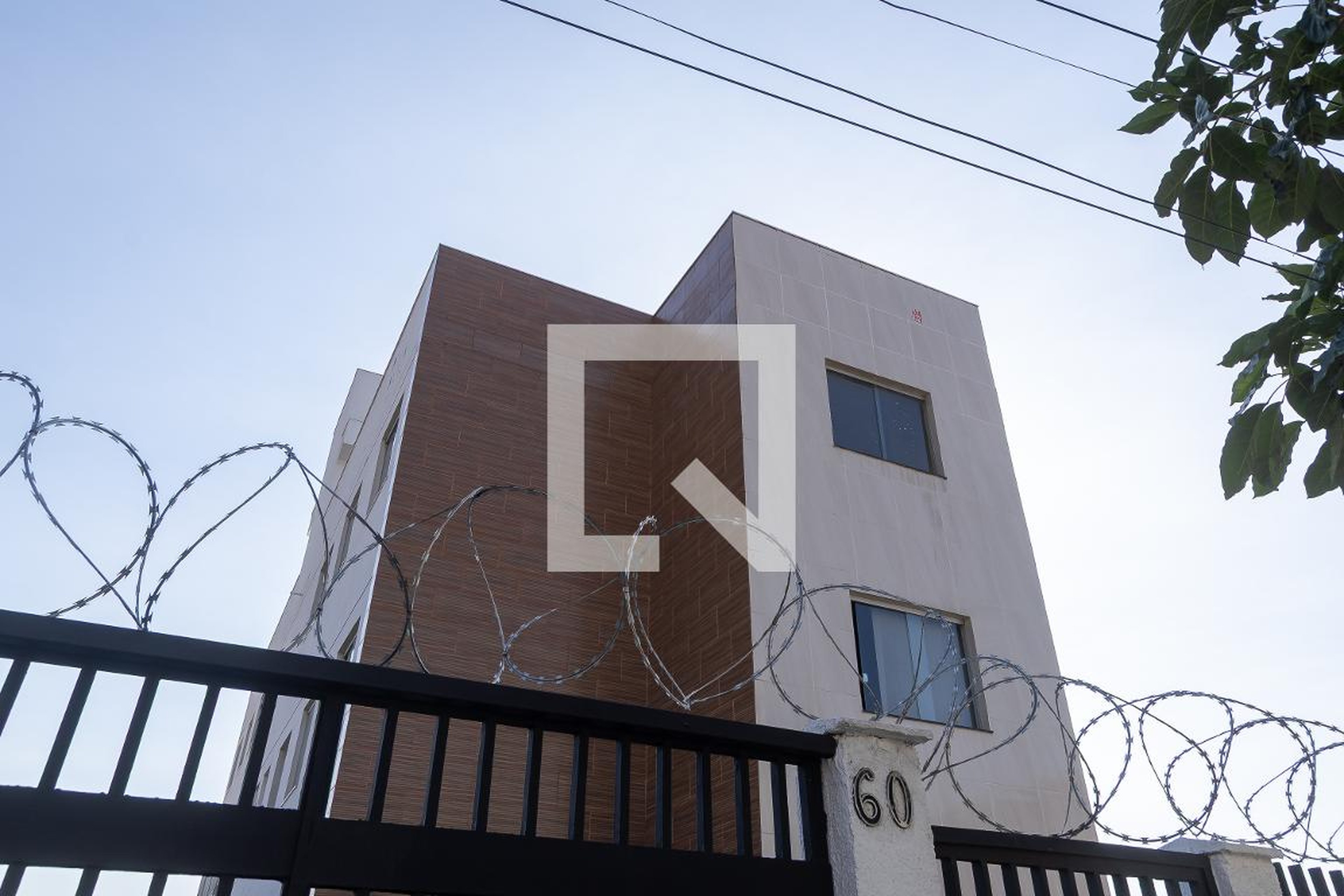 Fachada Condomínio em Rua Radialista Décio Silveira, 60