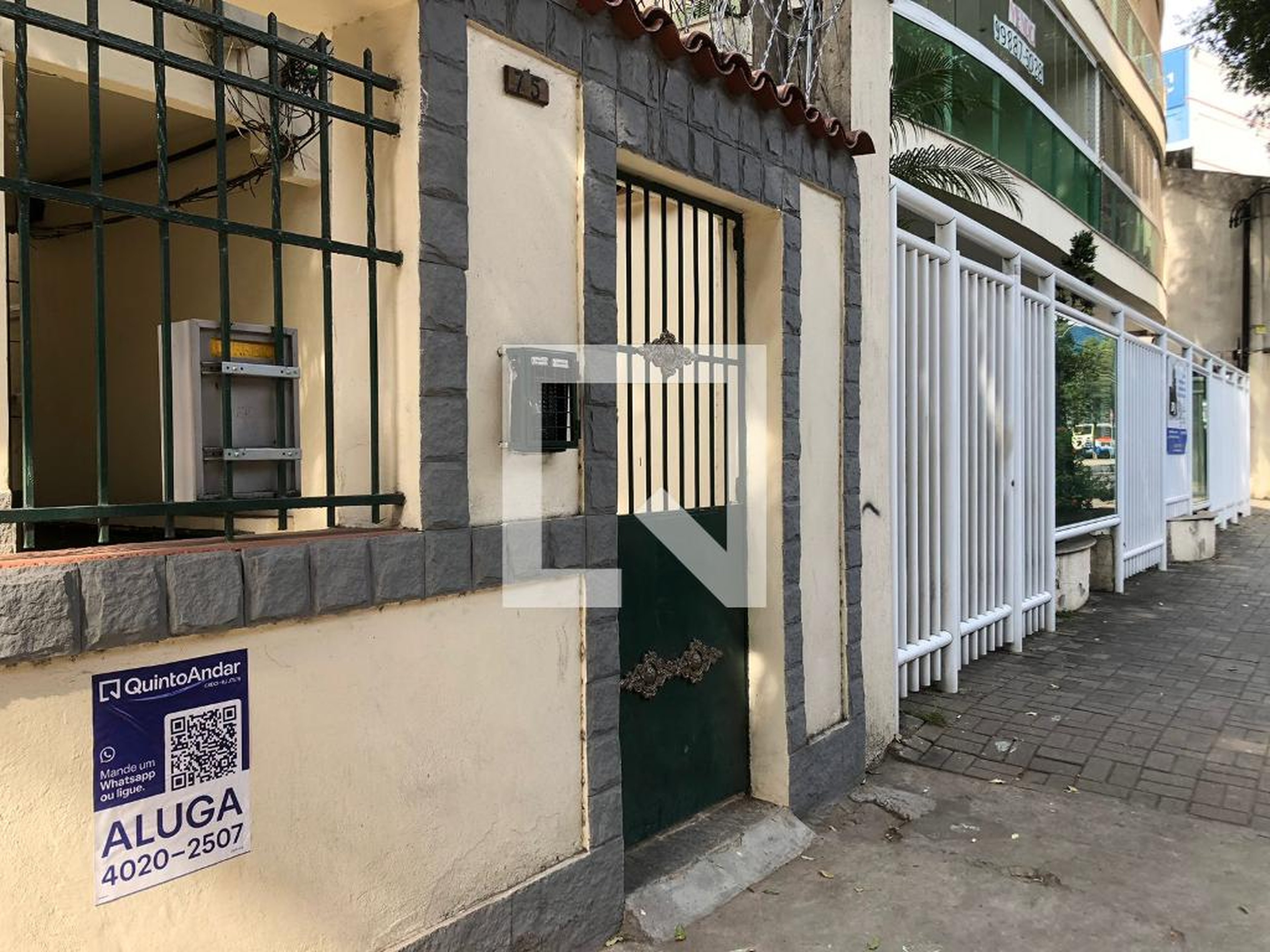 Fachada Condomínio em Rua Pereira de Siqueira, 75