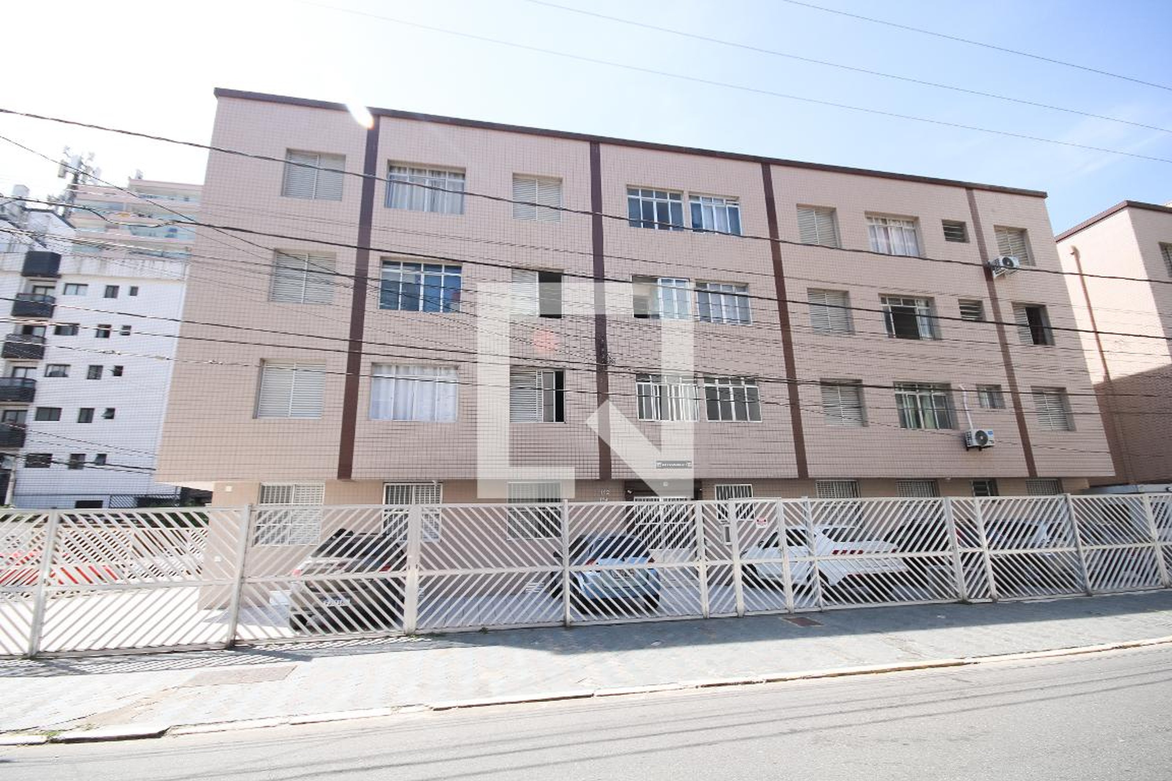 Fachada Condomínio em Rua Doutor Ernesto Vergara, 114