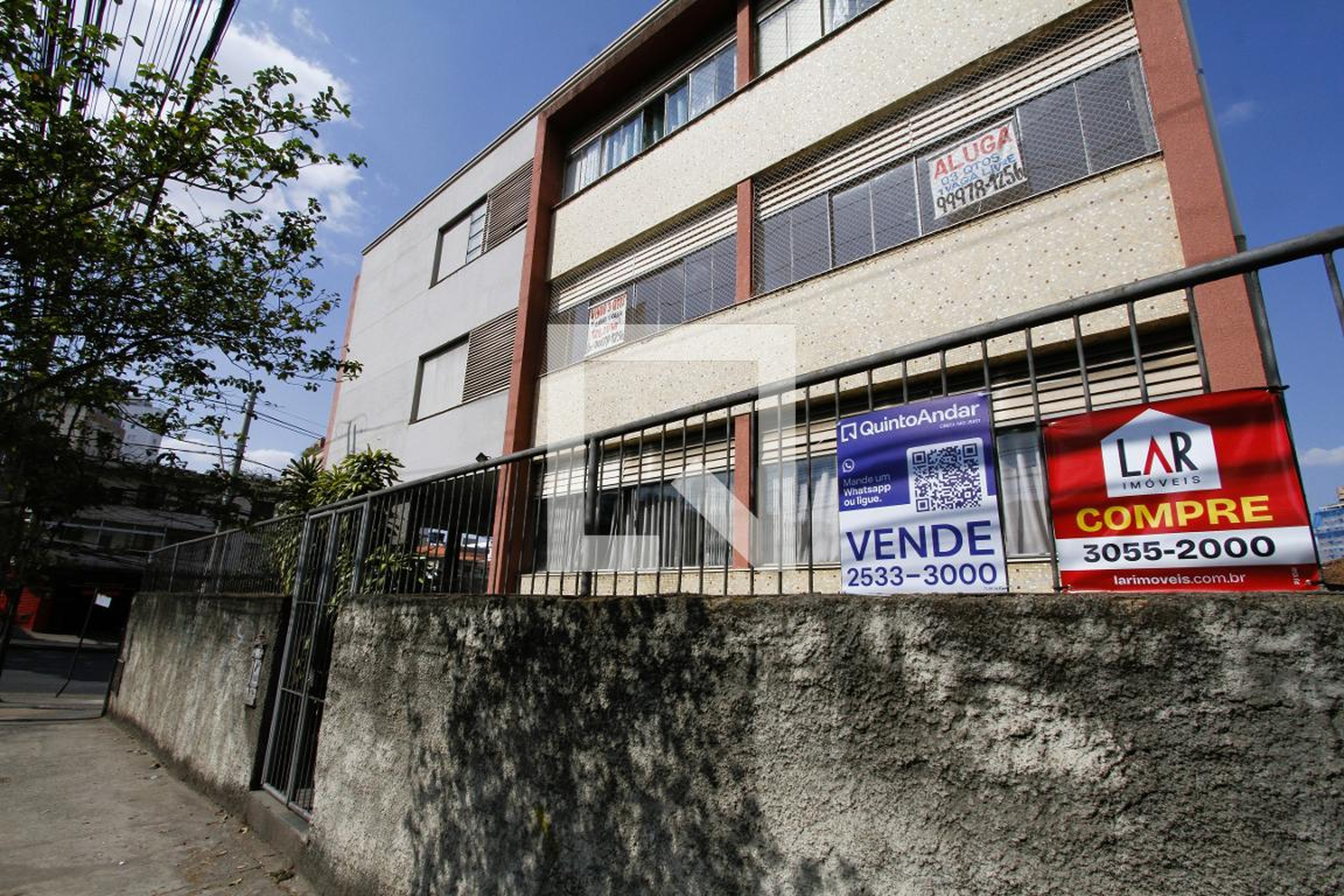 Fachada do Prédio Condomínio Carolina