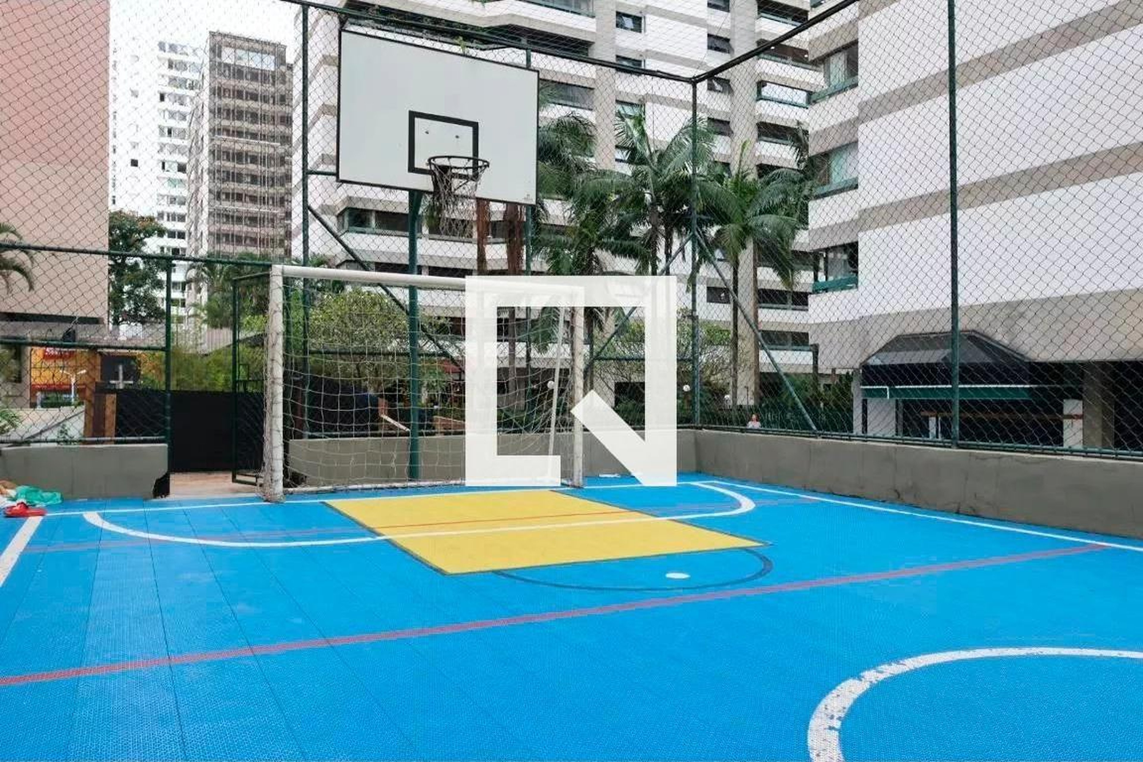 Quadra Esportiva - Avis Rara