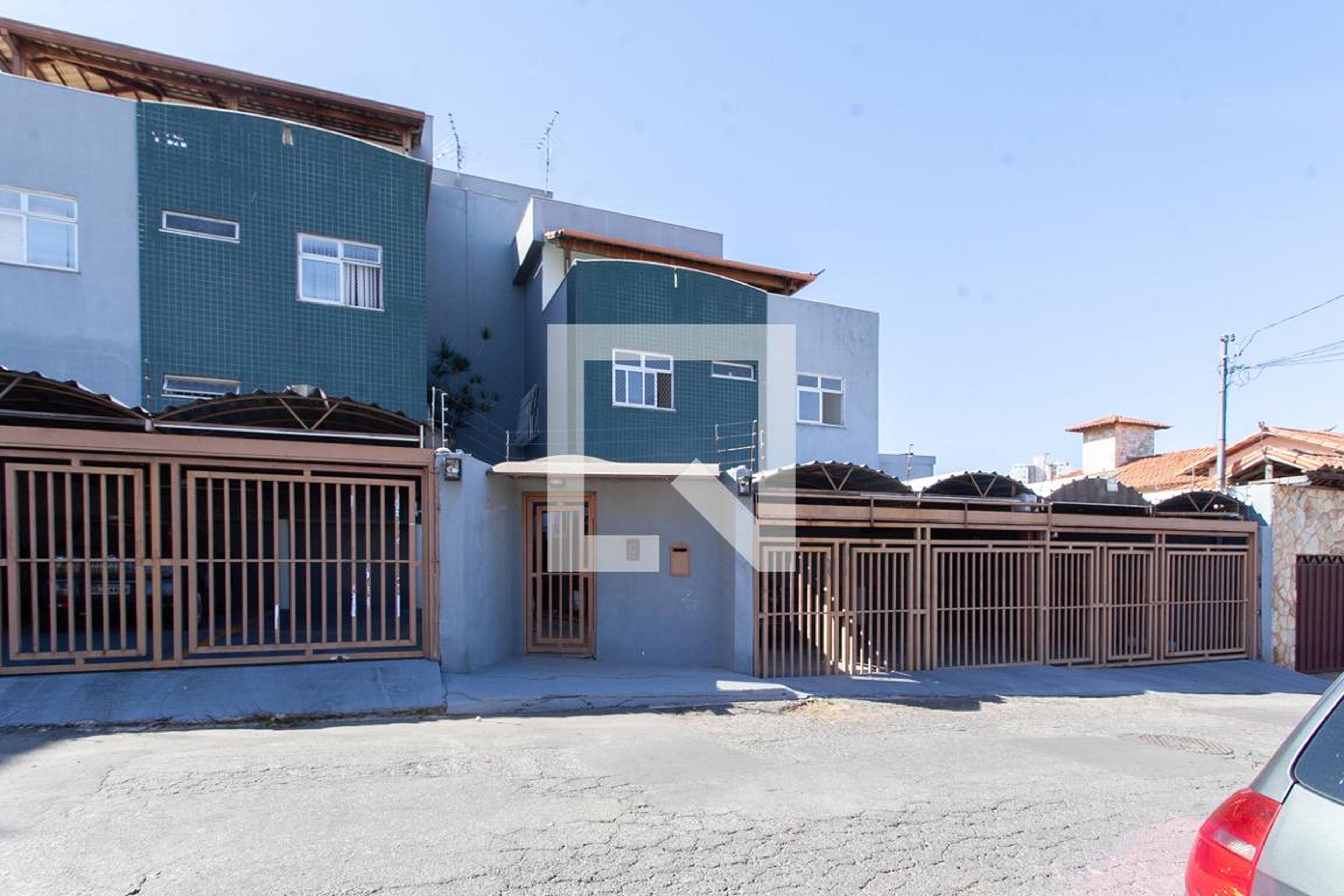 Fachada Condomínio em Rua Antônio Vergara Lopes Coelho, 302