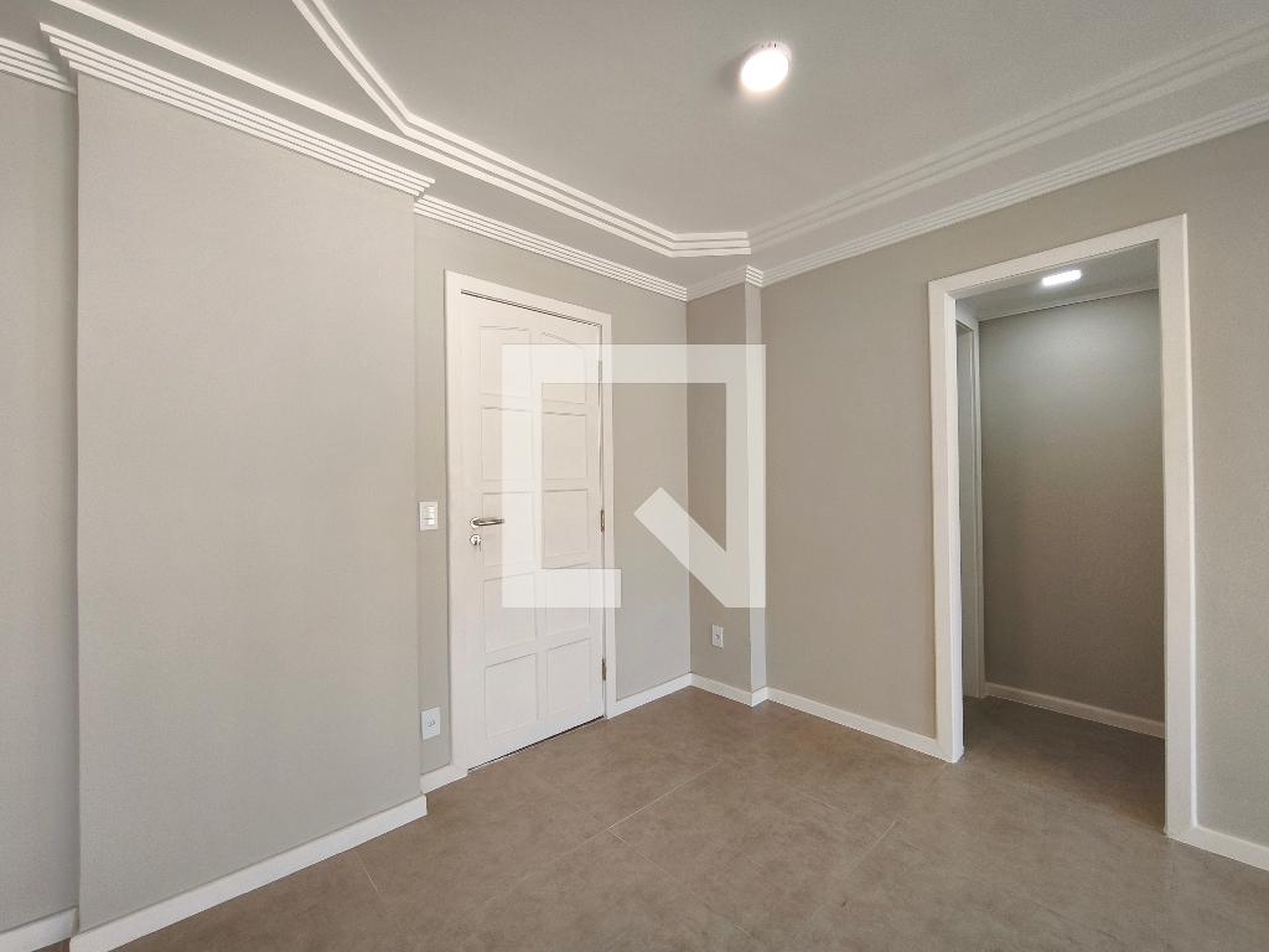 Entrada - Henrique Franco