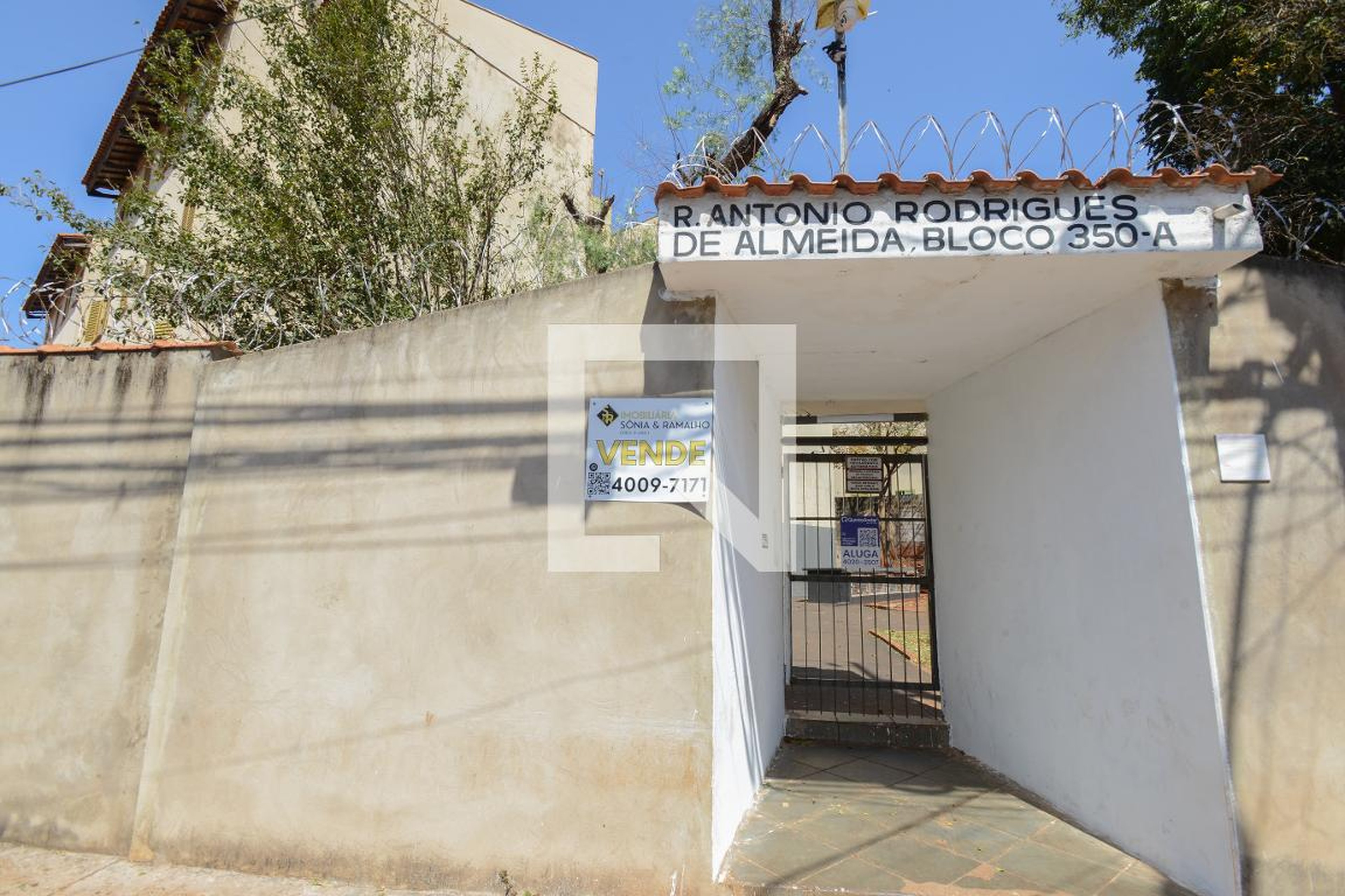 Fachada do Prédio Condomínio em Rua Antônio R. de Almeida, 350