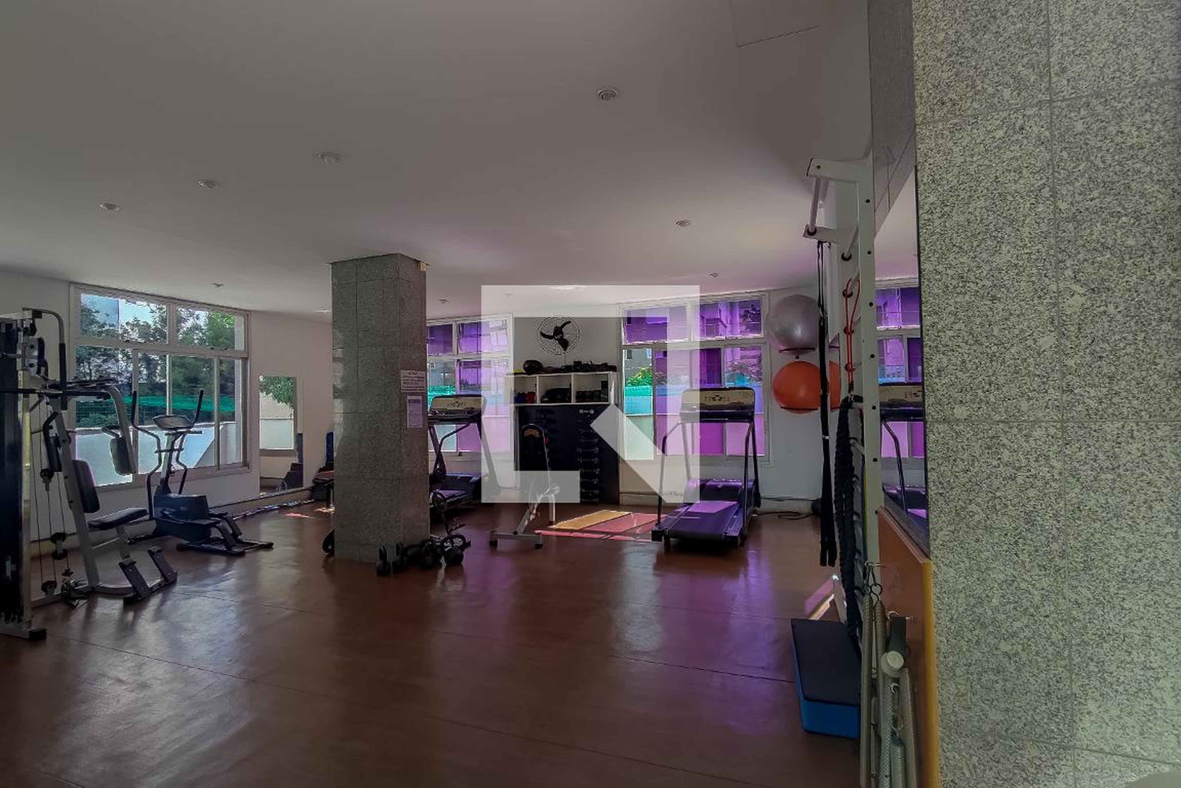 Academia - Flores da Serra