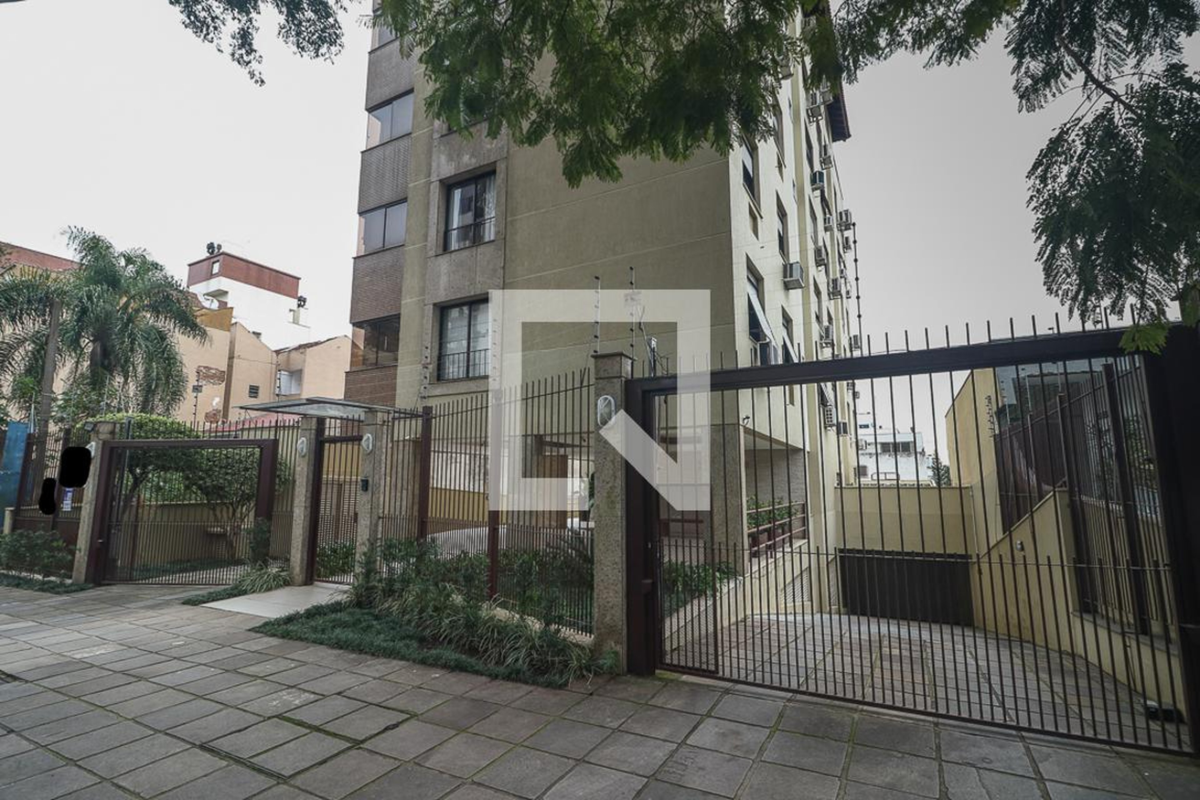 Fachada Condomínio em Rua Carlos Von Koseritz, 699