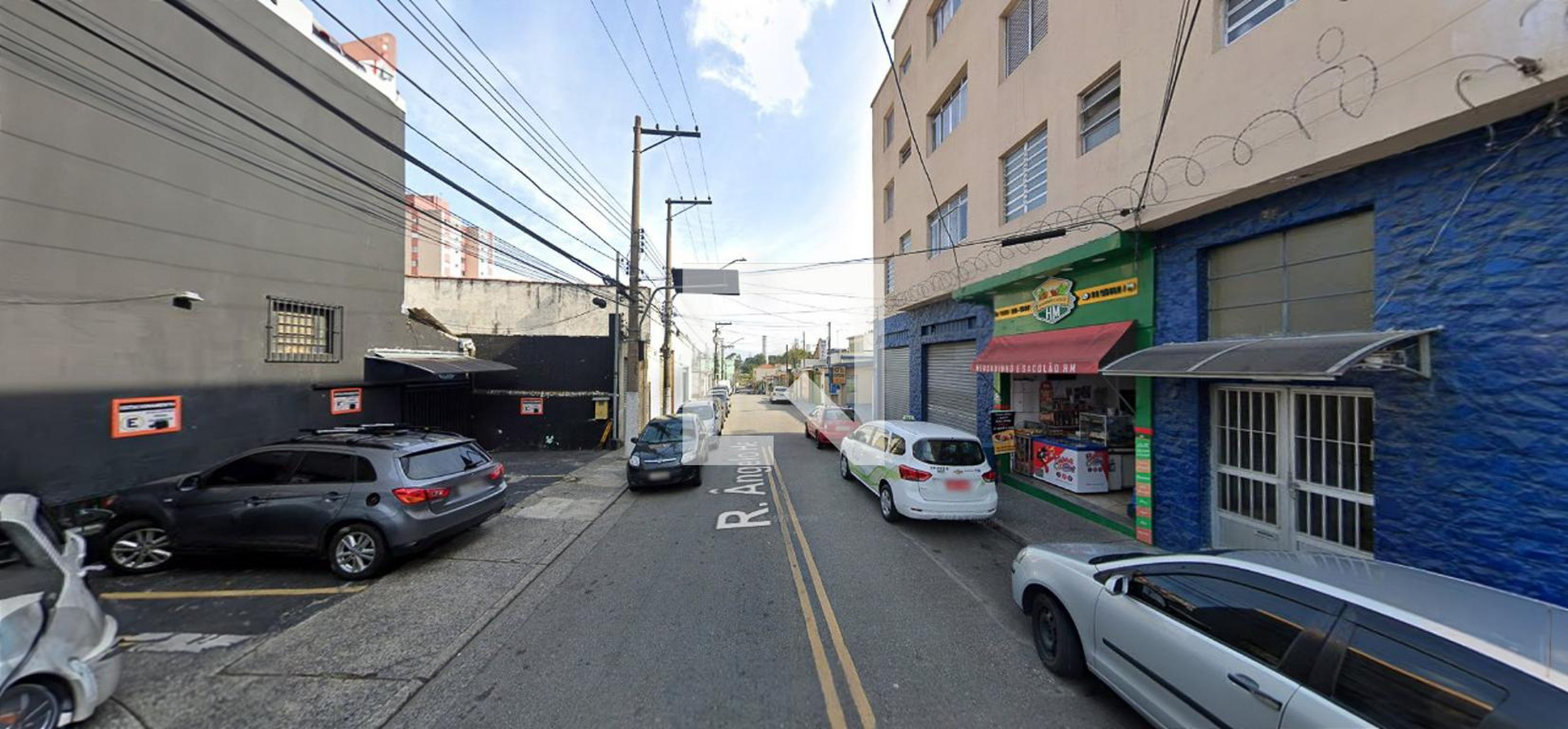 Fachada Condomínio em Rua Ângelo Herrero, 22