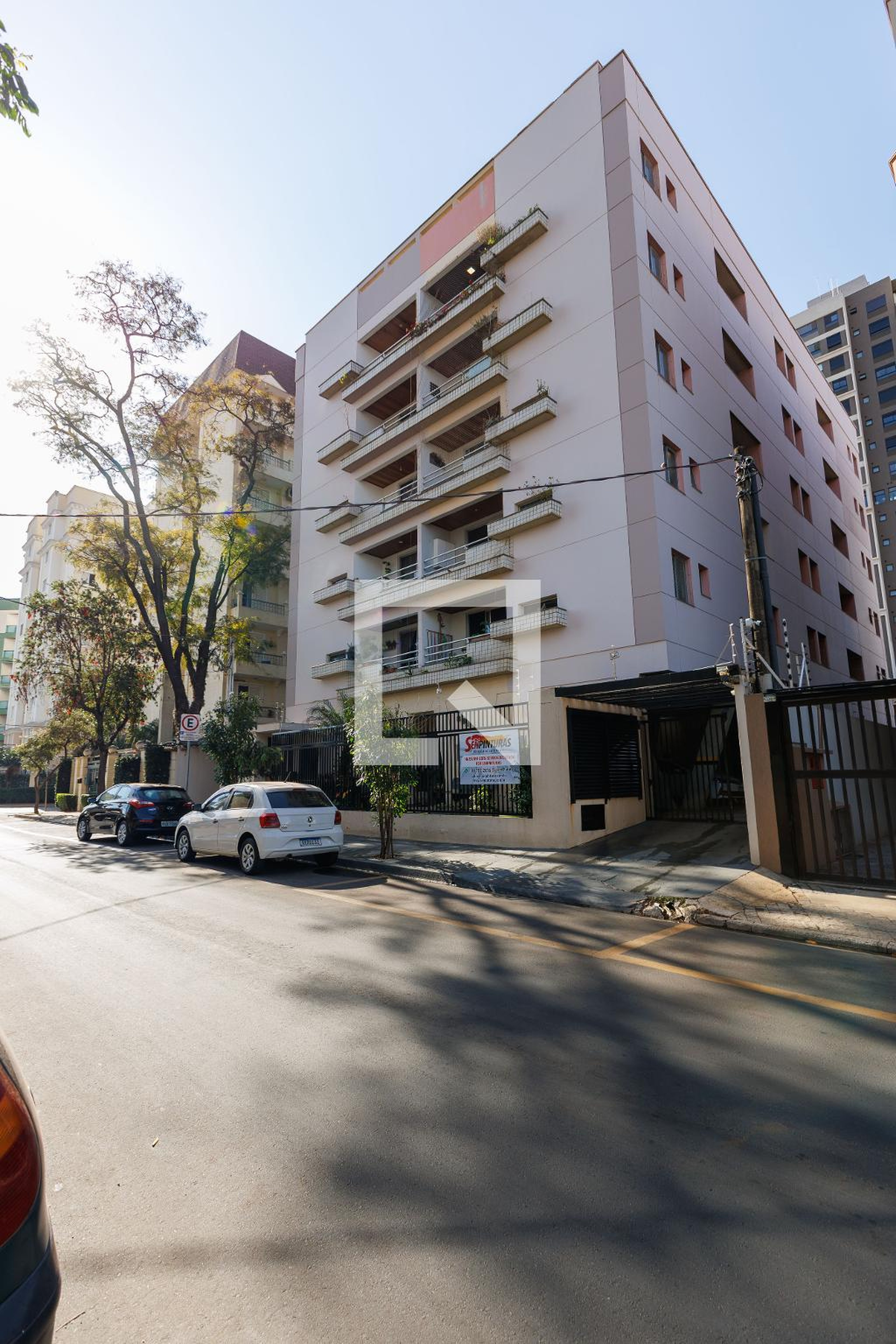 Fachada Condomínio em Rua Alberto Santos Dumont, 881