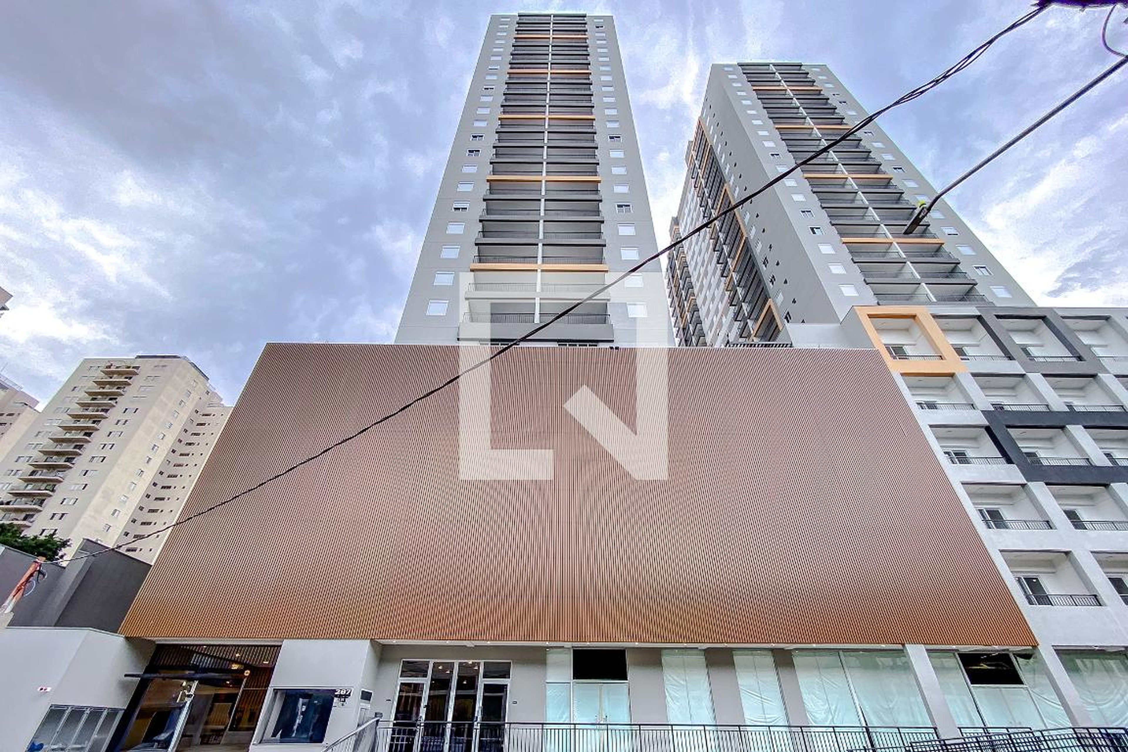 Fachada Condomínio em Rua Artur Mota, 411