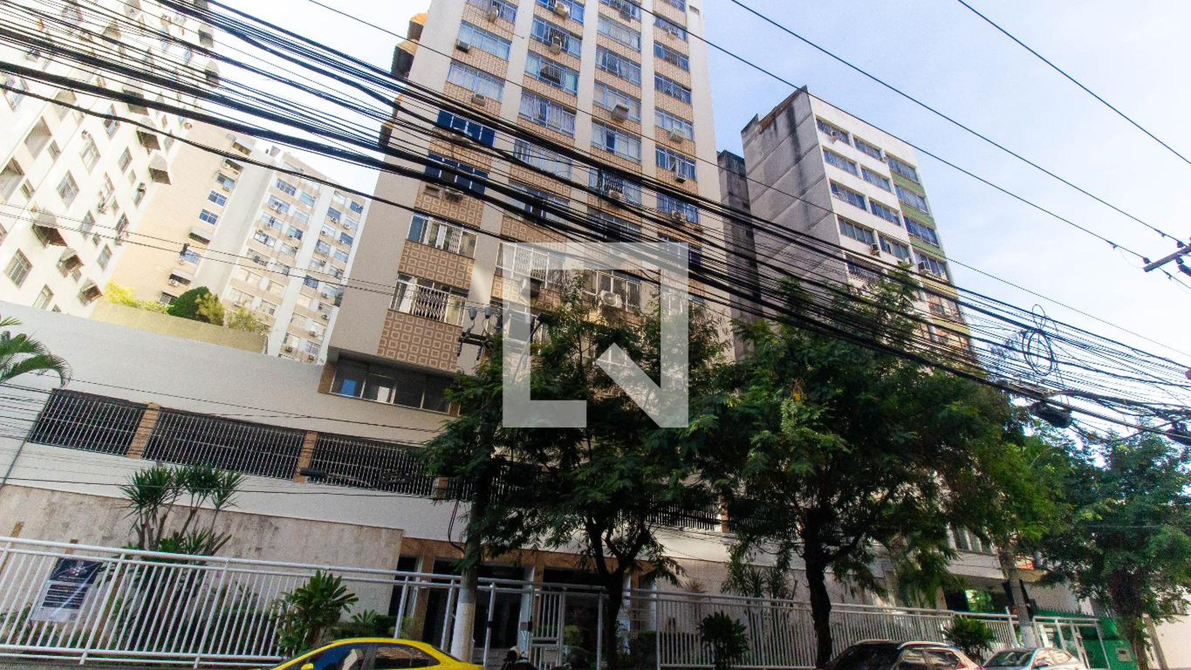 Fachada Condomínio em Rua Tiradentes, 119