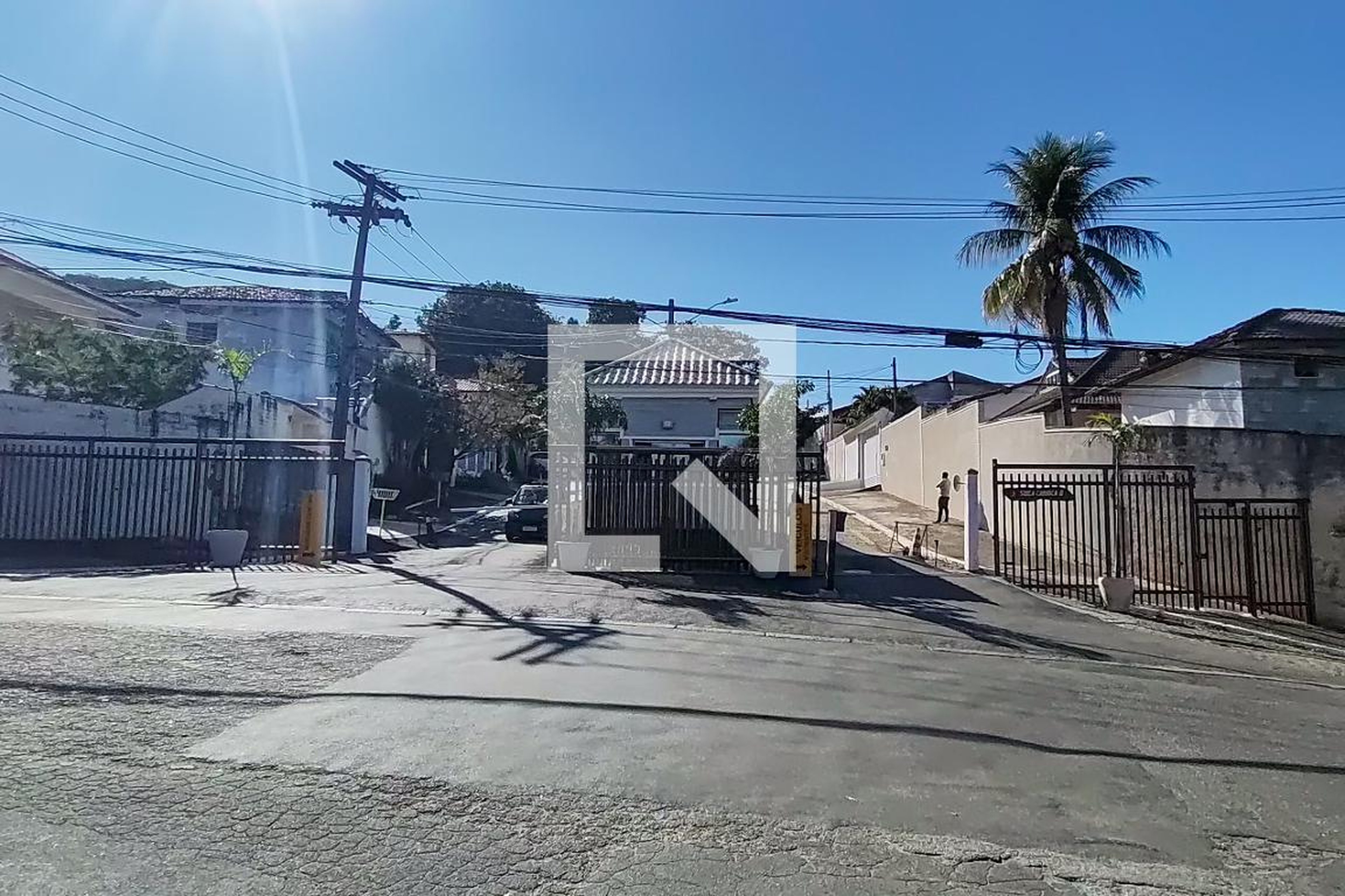 Fachada Condomínio em Rua Eliéser Gomes, 35