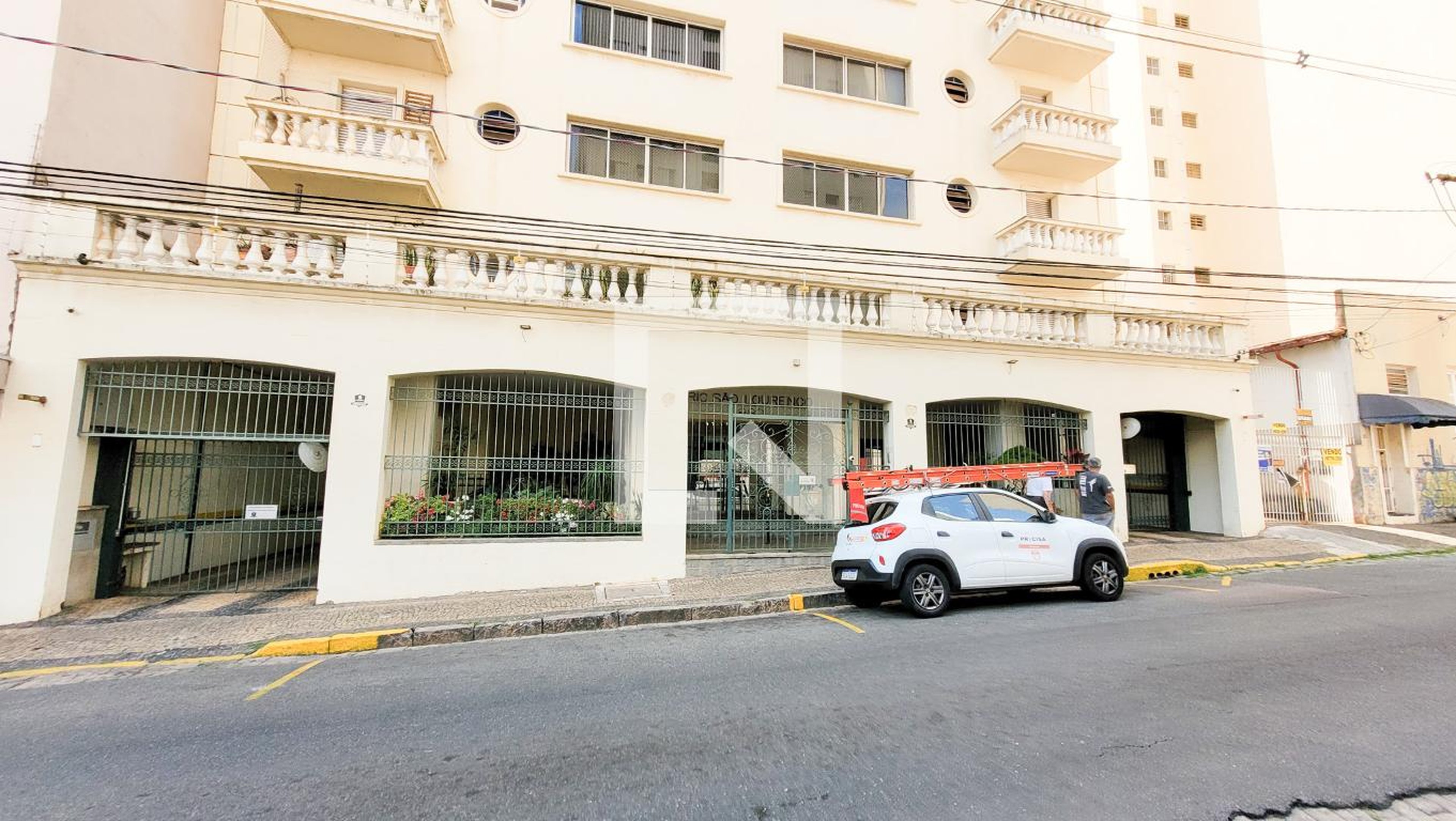 Fachada Condomínio em Rua Padre Vieira, 880