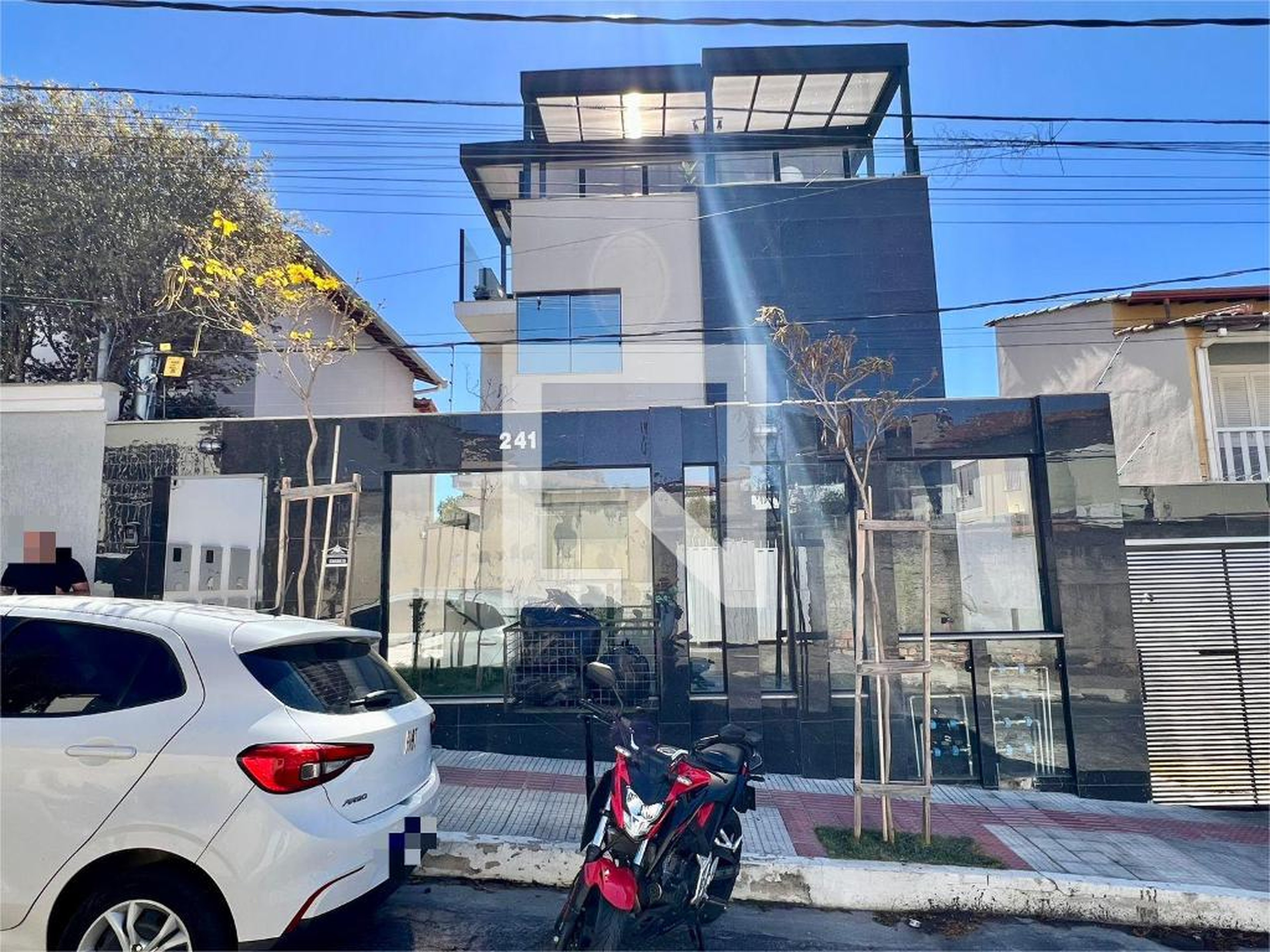 Fachada do Prédio Condomínio em Rua Viena, 241